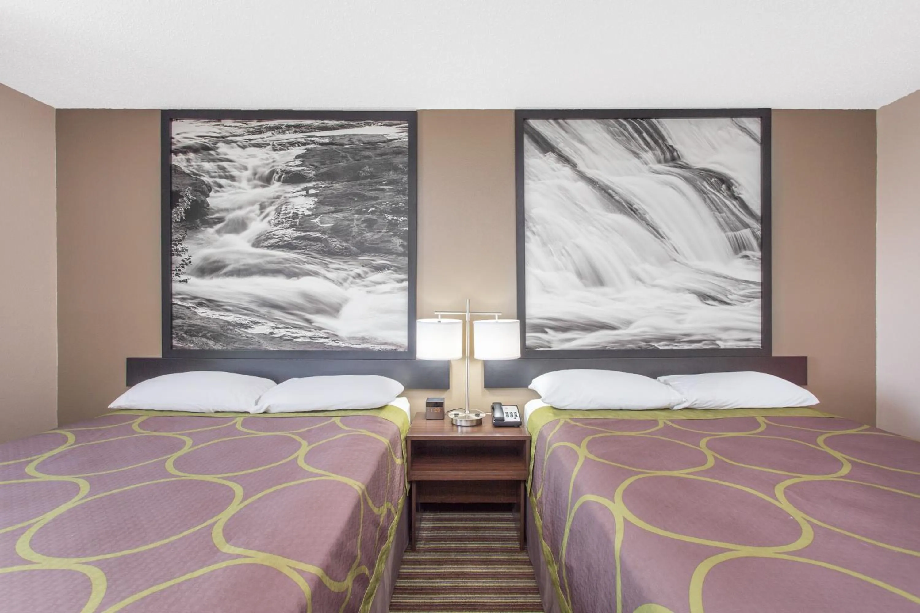 Photo of the whole room in Super 8 by Wyndham Columbus Airport