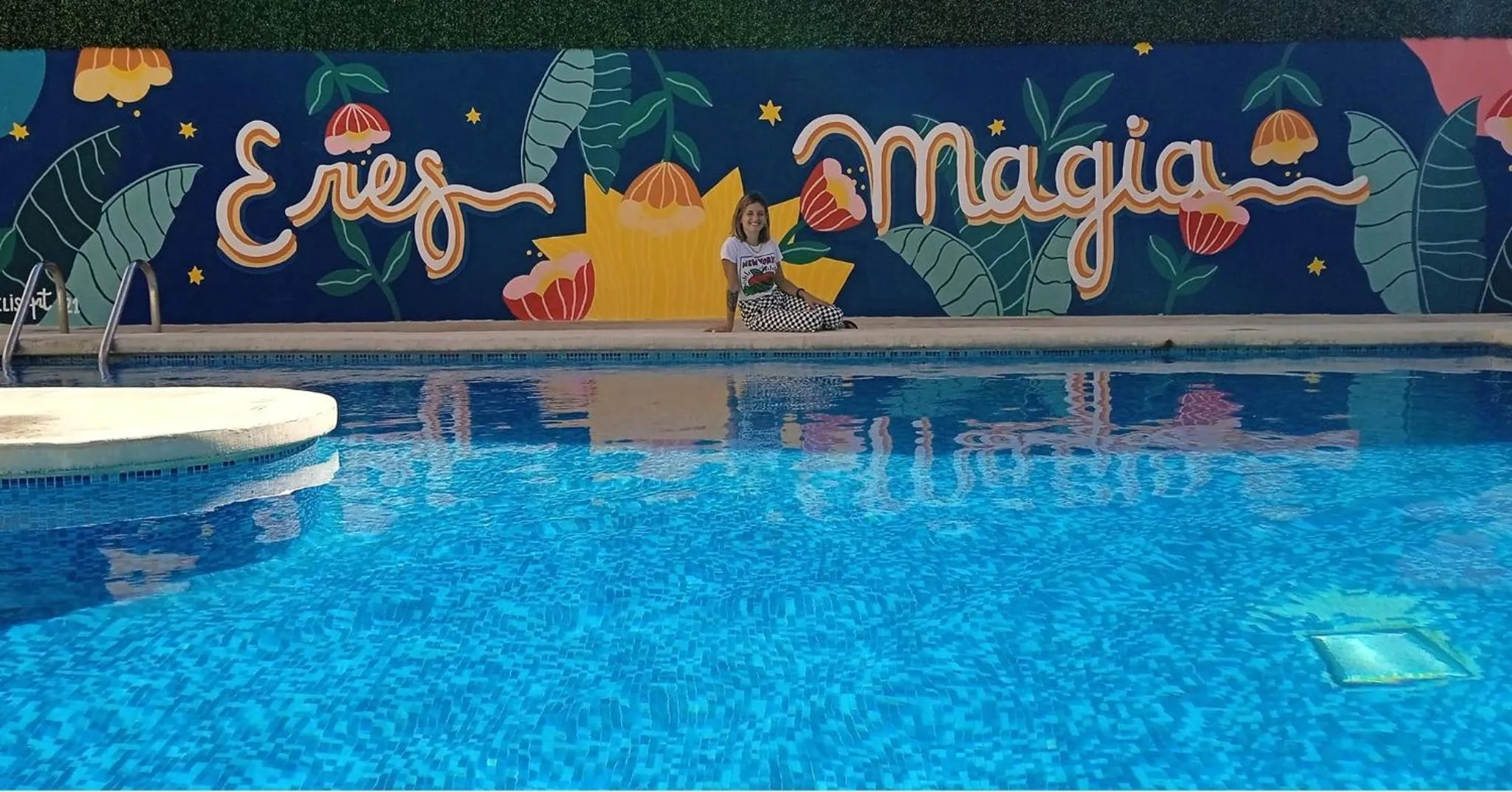 Swimming pool in Hotel Los Aluxes