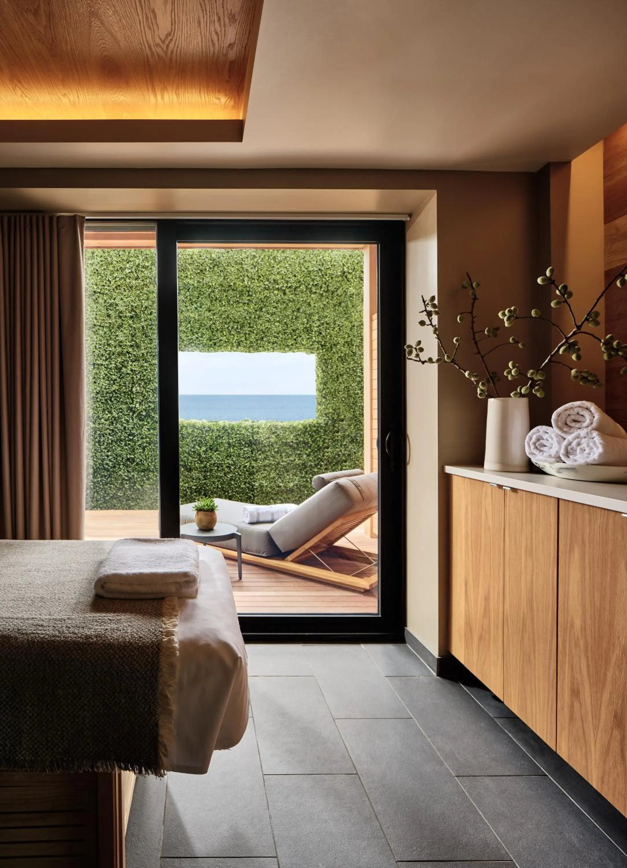 Spa and wellness centre/facilities, Bed in Gurney's Montauk Resort & Seawater Spa