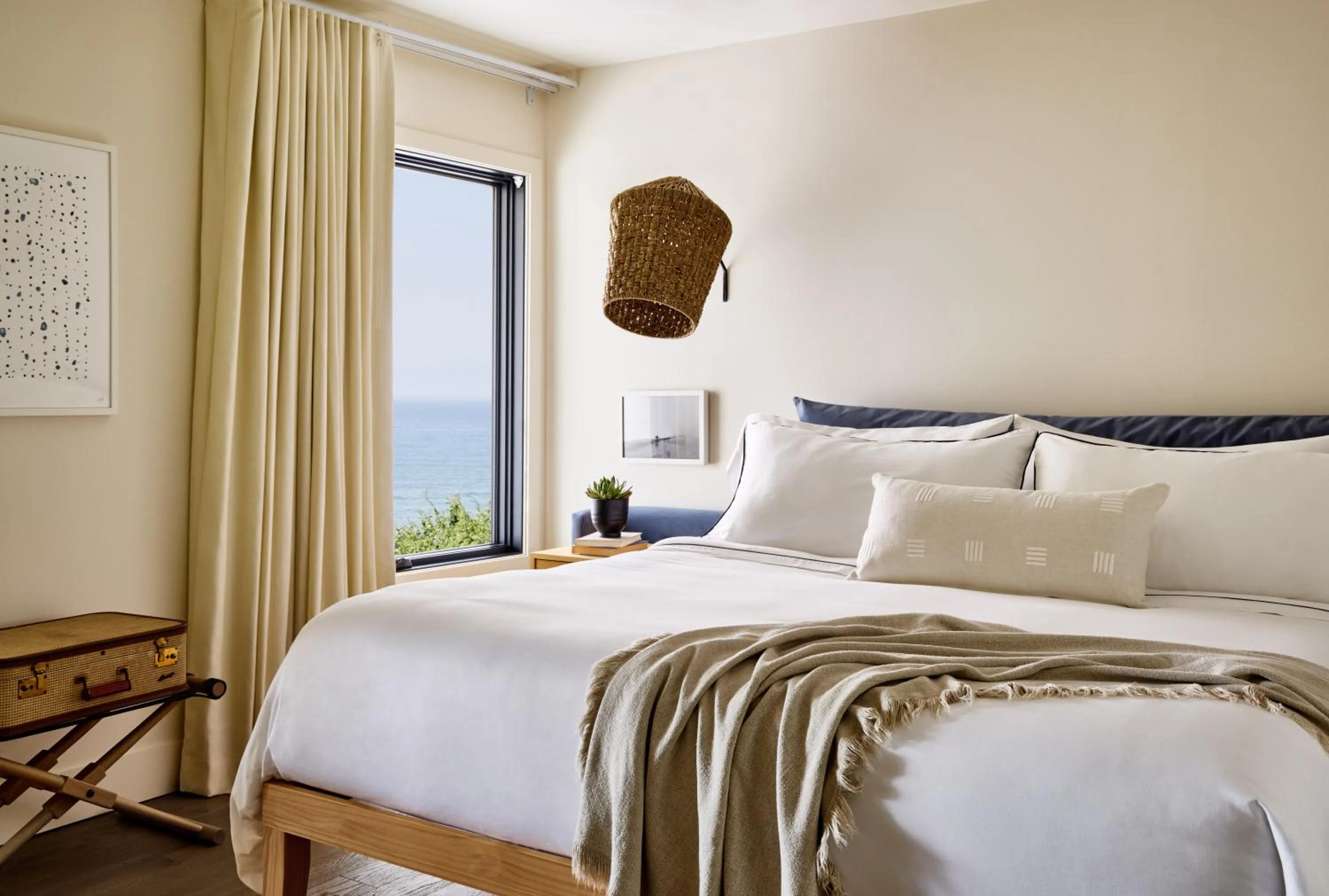 Bedroom, Bed in Gurney's Montauk Resort & Seawater Spa