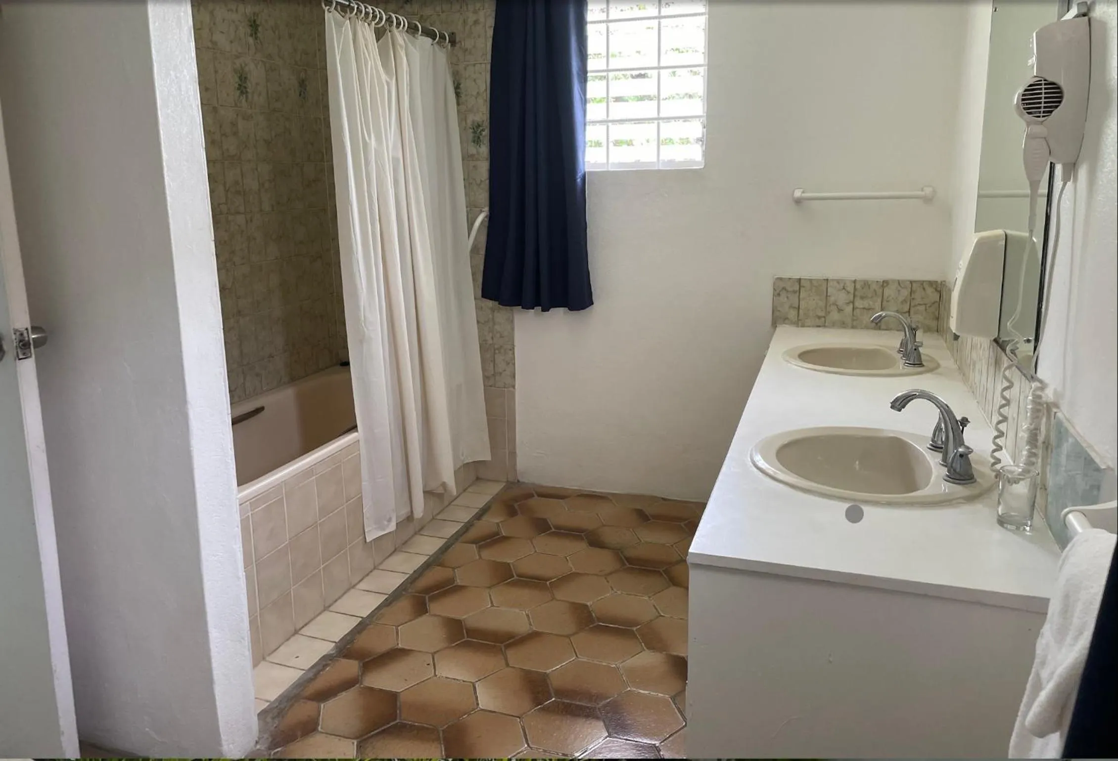 Bathroom in The Monteray Hotel
