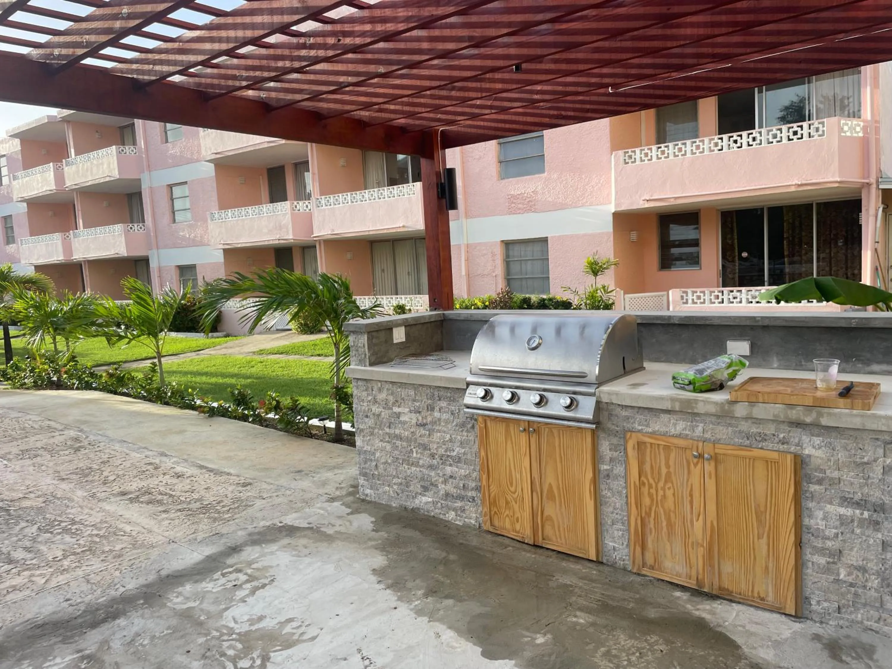 BBQ facilities in The Monteray Hotel