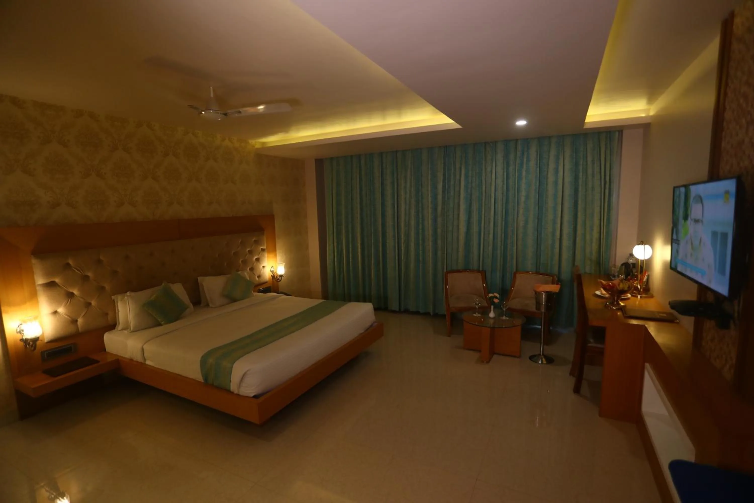 Bedroom, Bed in Hotel Kanha’s Palm Springs