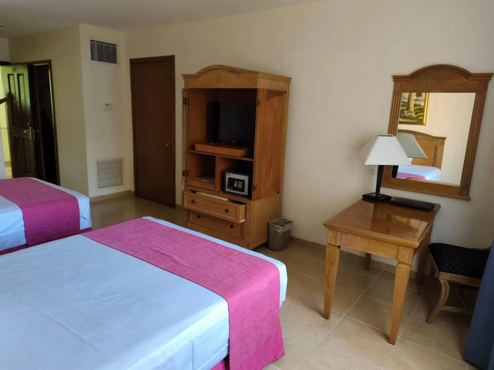 Bed in Hotel Hacienda Real