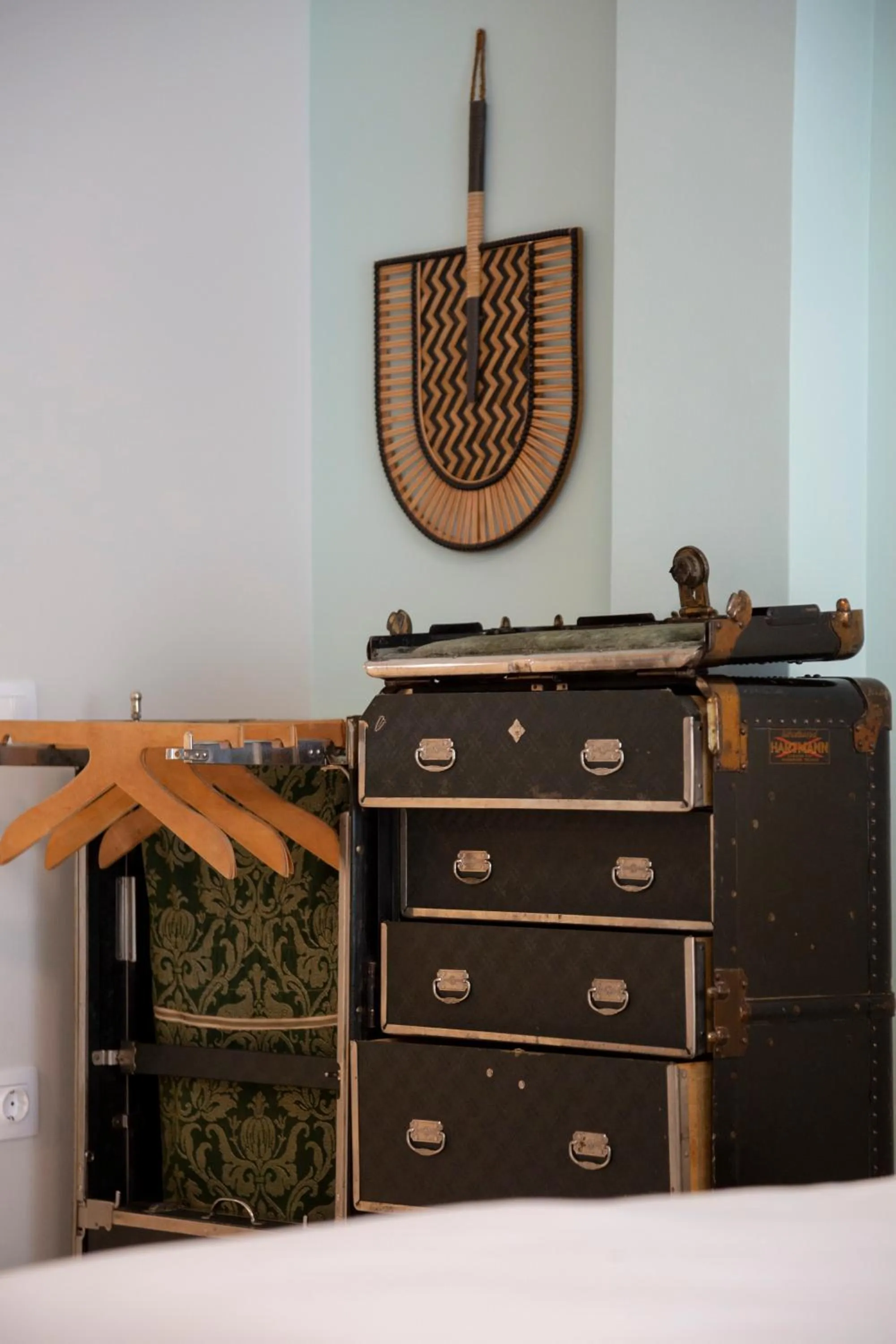 Decorative detail in The Frogs_Guest House