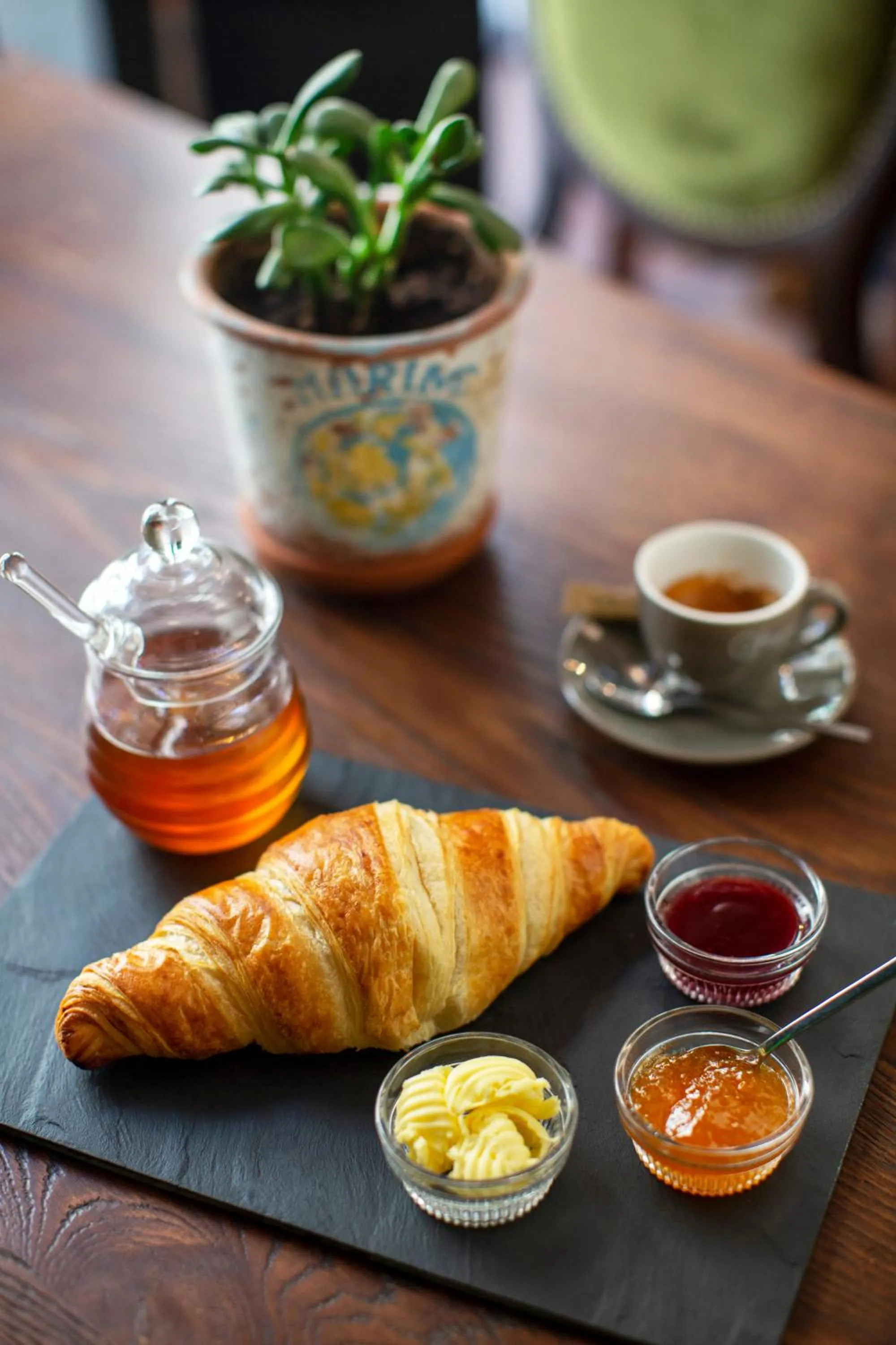 Breakfast in The Frogs_Guest House