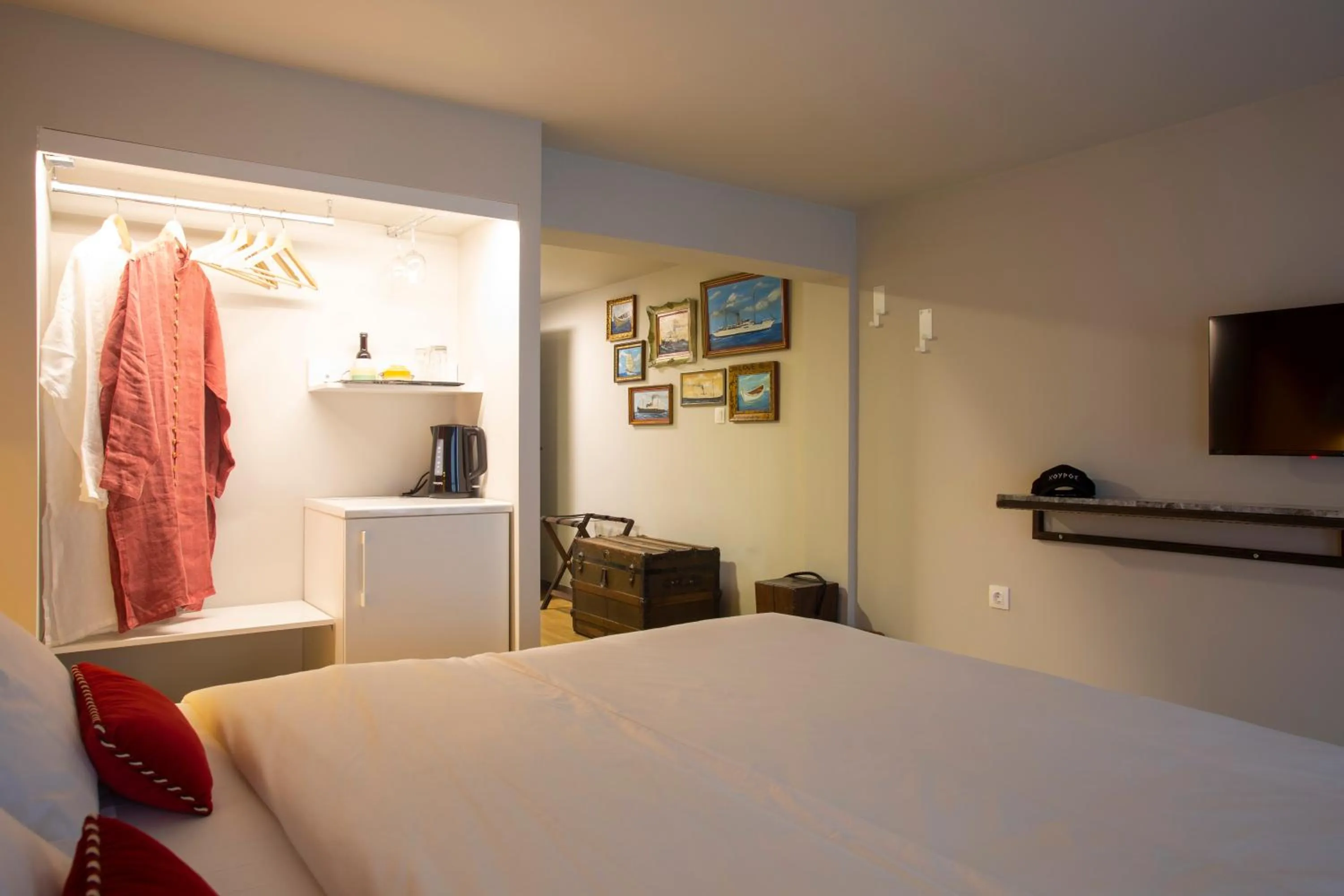 Bed in The Frogs_Guest House