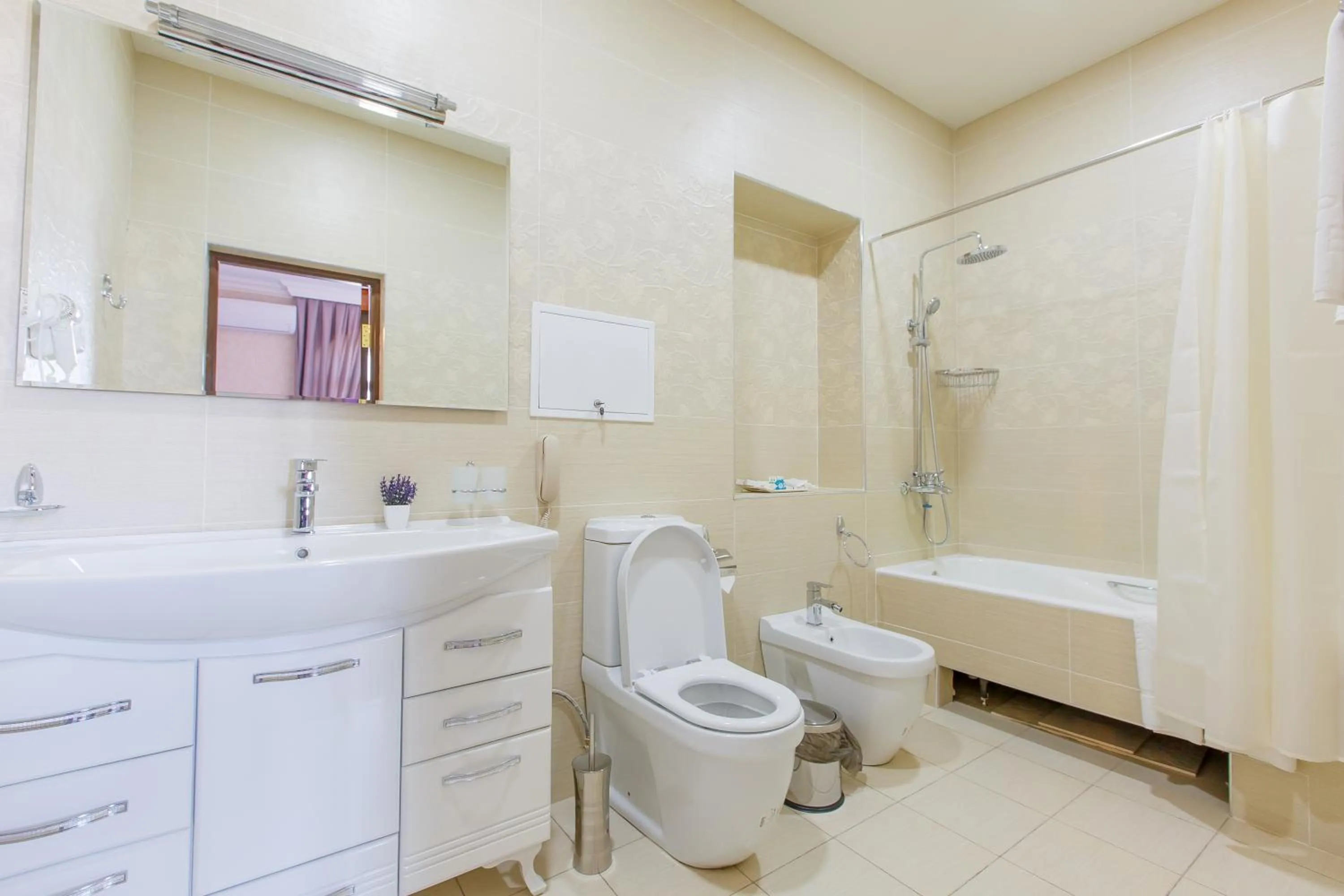 Shower in Navruz Hotel Tashkent