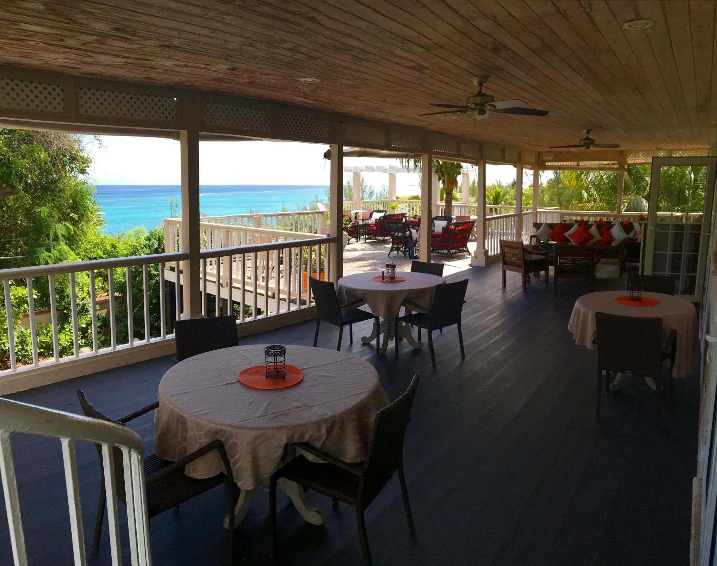 Restaurant/places to eat in A Stone's Throw Away