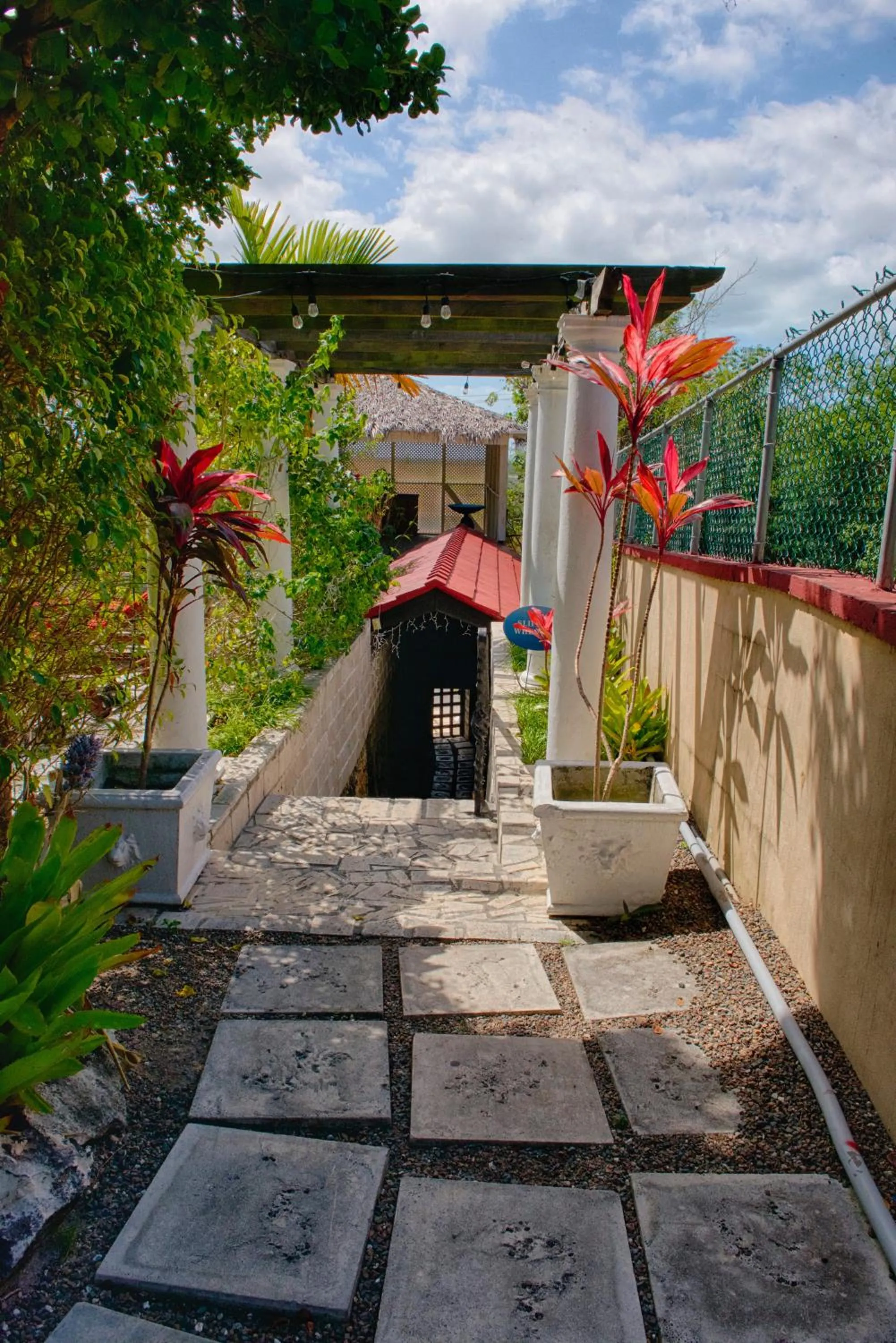 Garden in A Stone's Throw Away