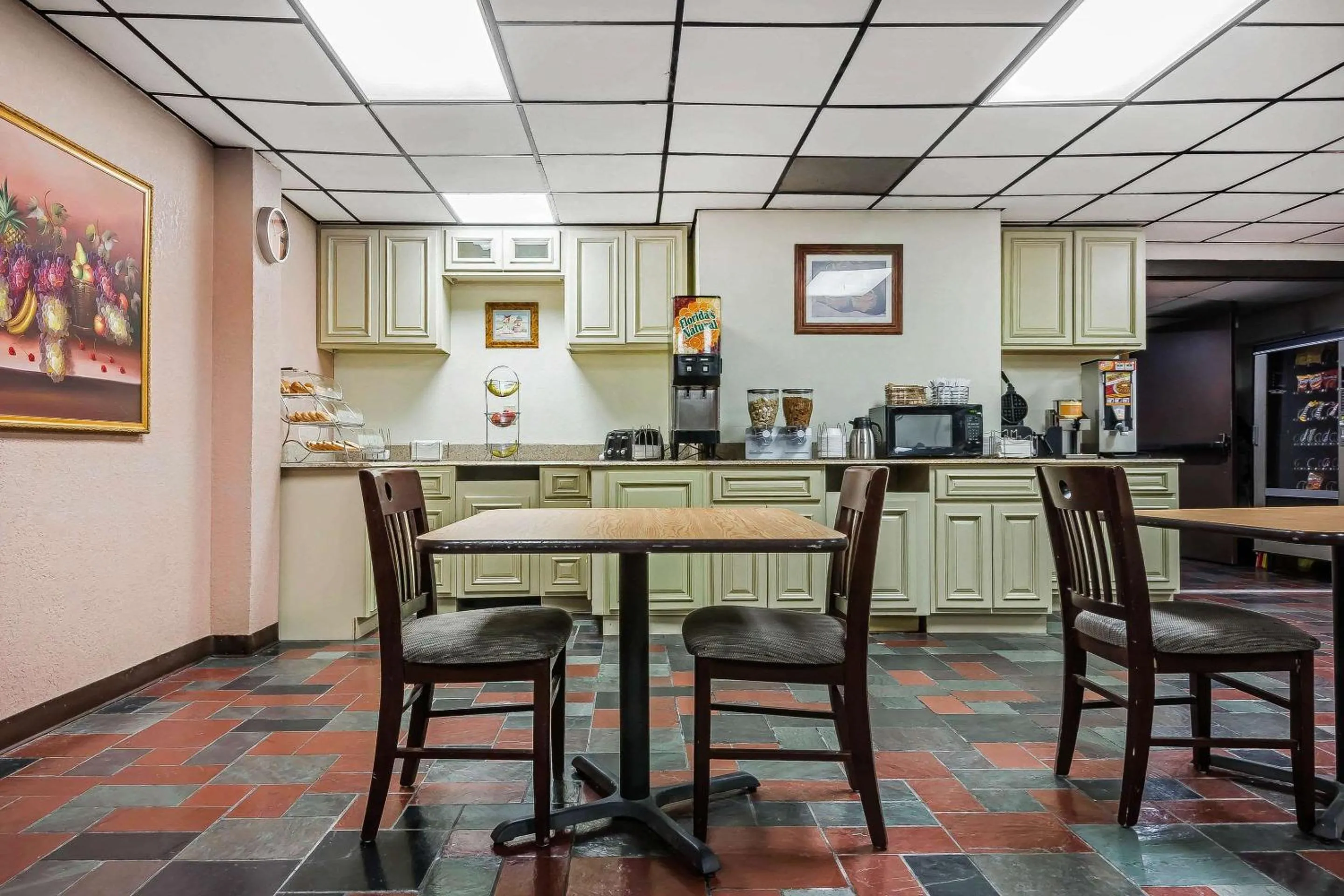 Restaurant/places to eat in Quality Inn & Suites Binghamton Vestal
