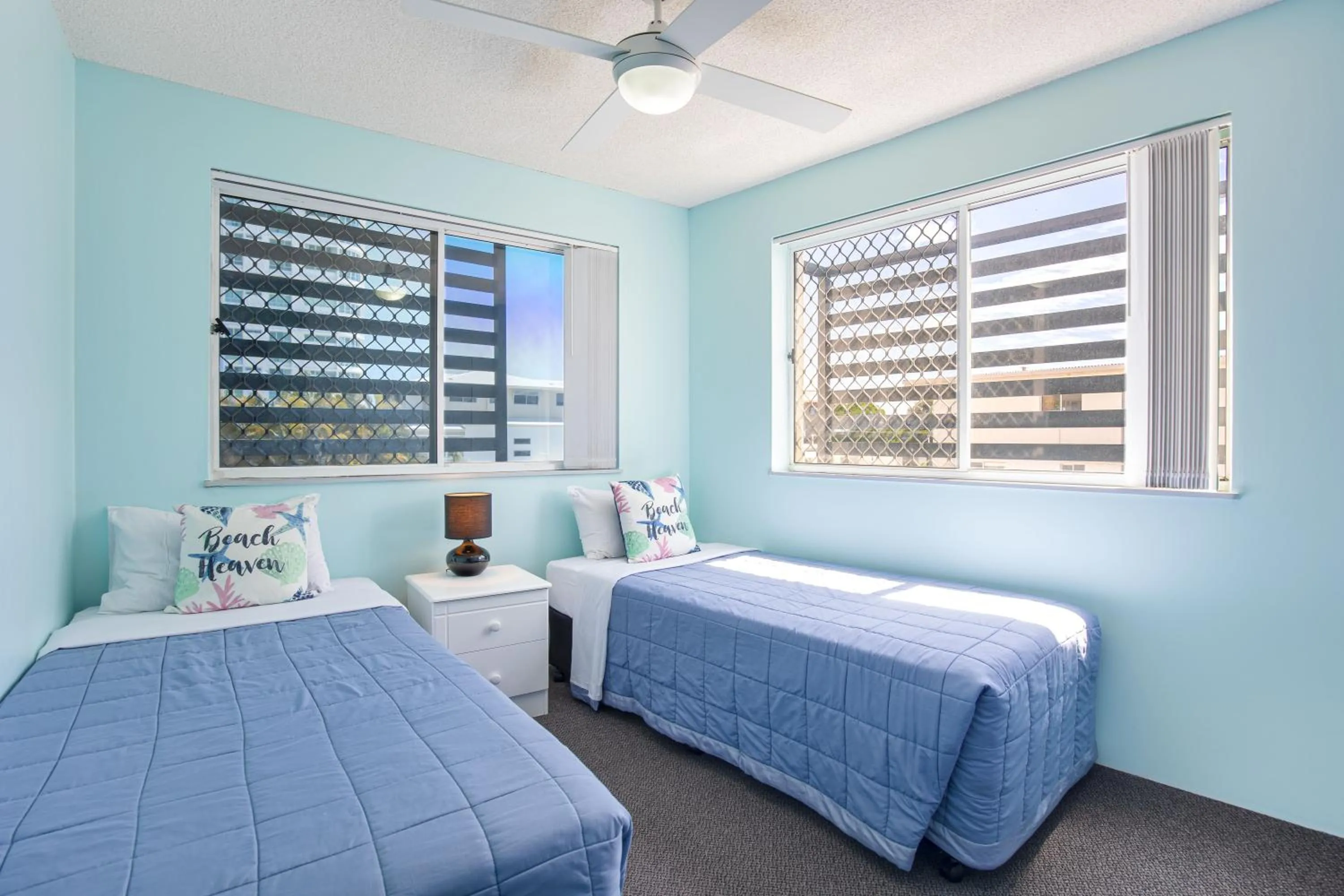 Bedroom, Bed in Coral Sea Apartments
