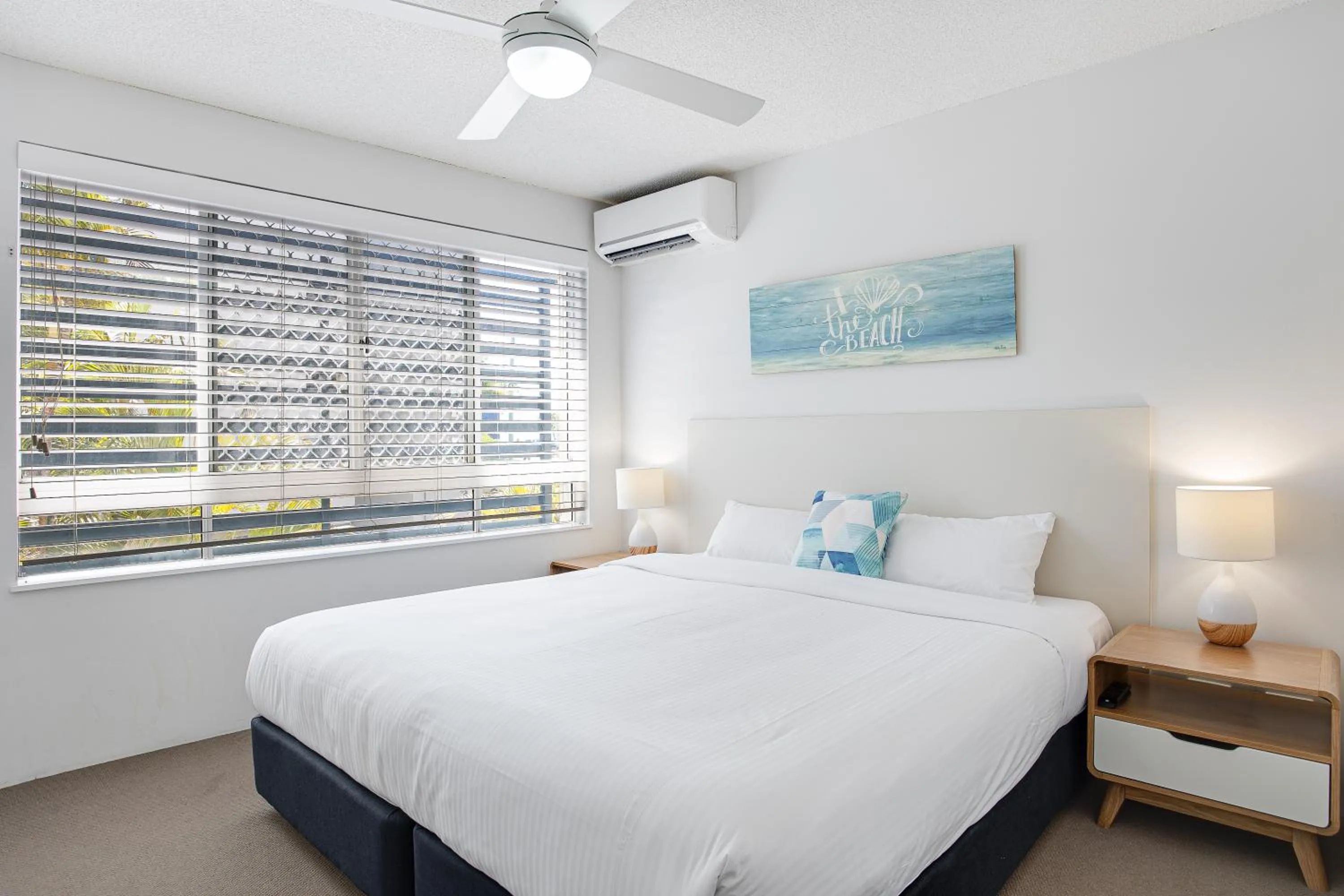Bedroom, Bed in Coral Sea Apartments