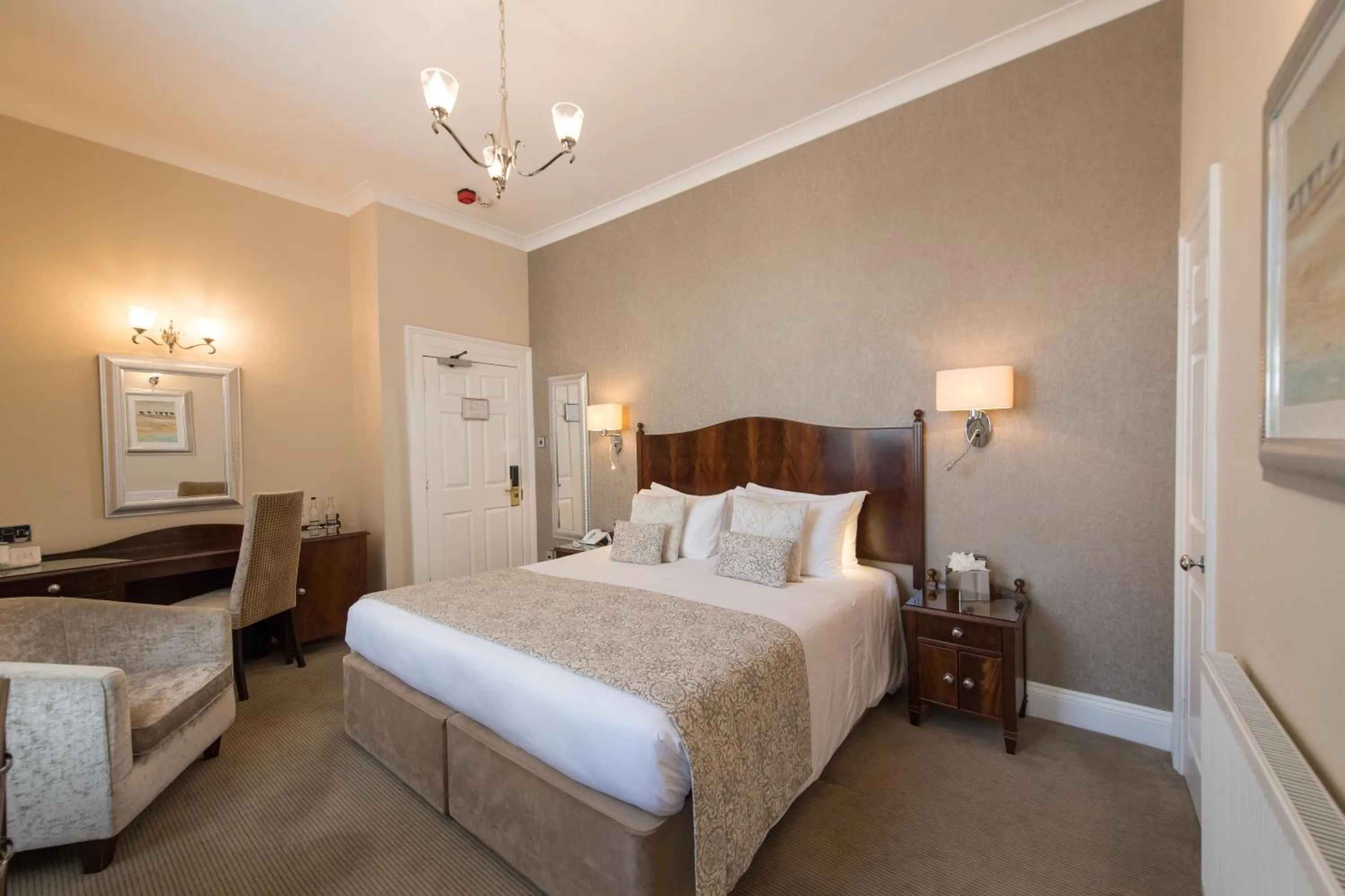 Bedroom, Bed in The Imperial Hotel