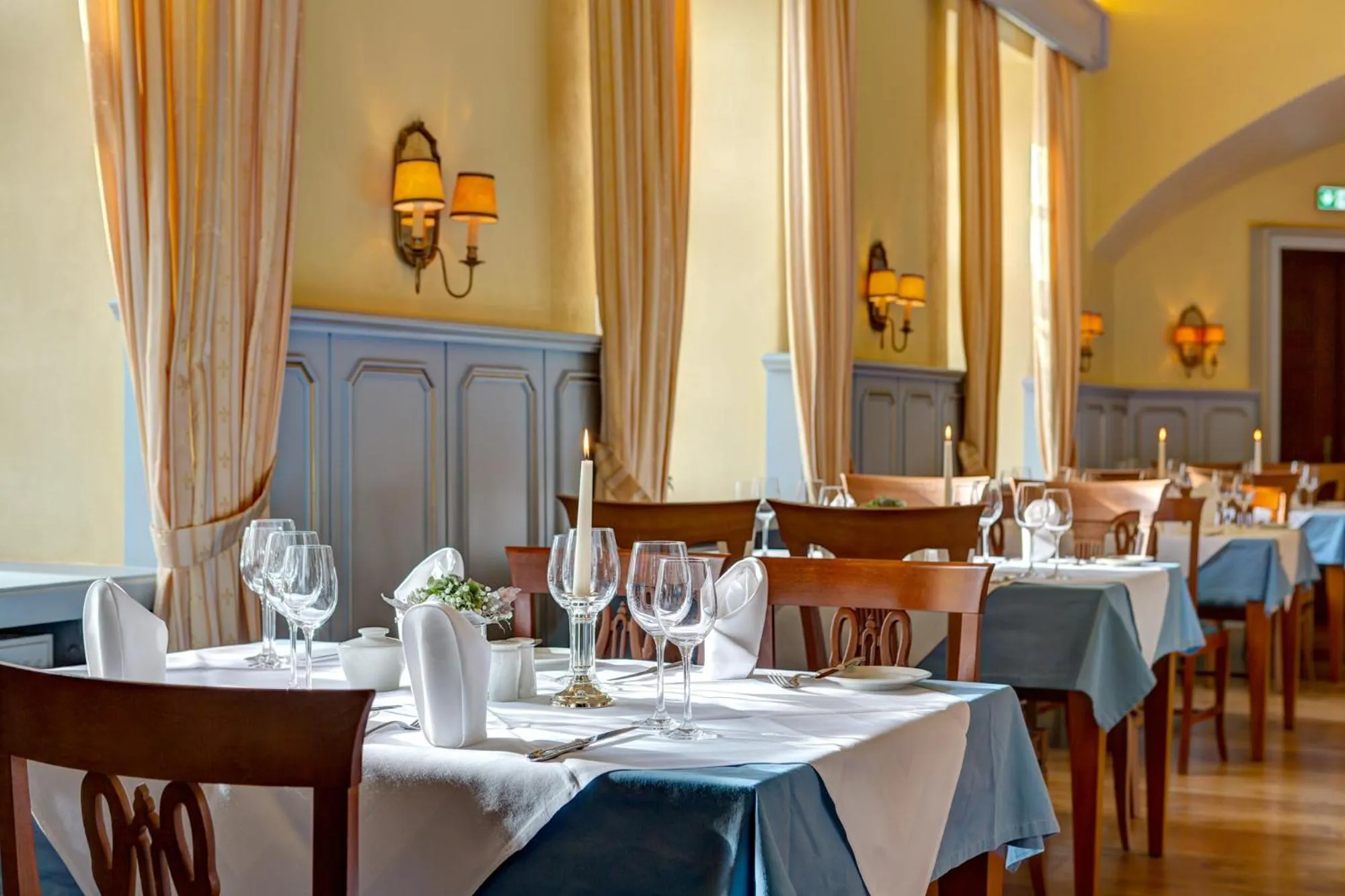 Restaurant/places to eat in Urlaubsresidenz Marstall und Kanzlei im Schlossensemble