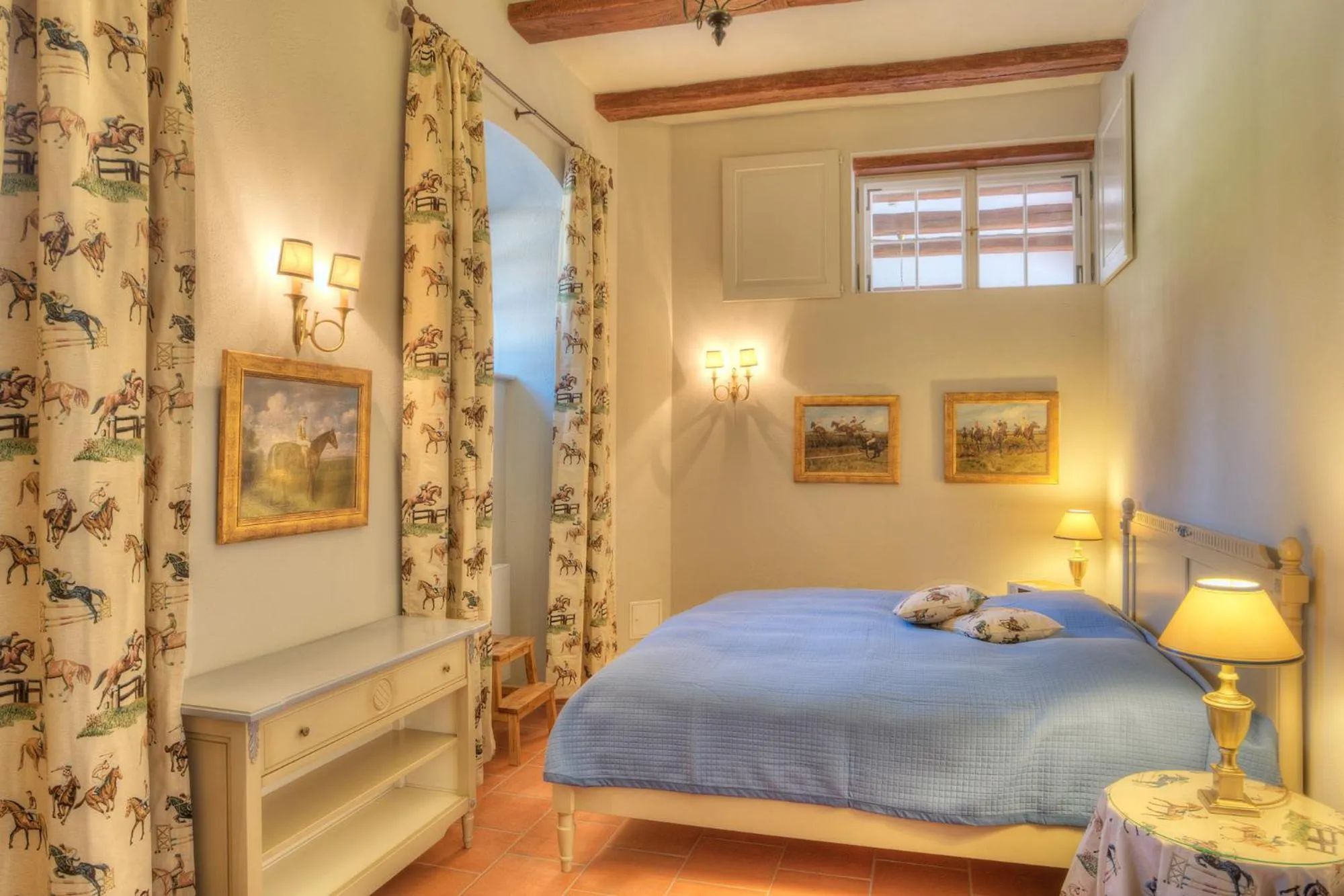 Bed in Urlaubsresidenz Marstall und Kanzlei im Schlossensemble