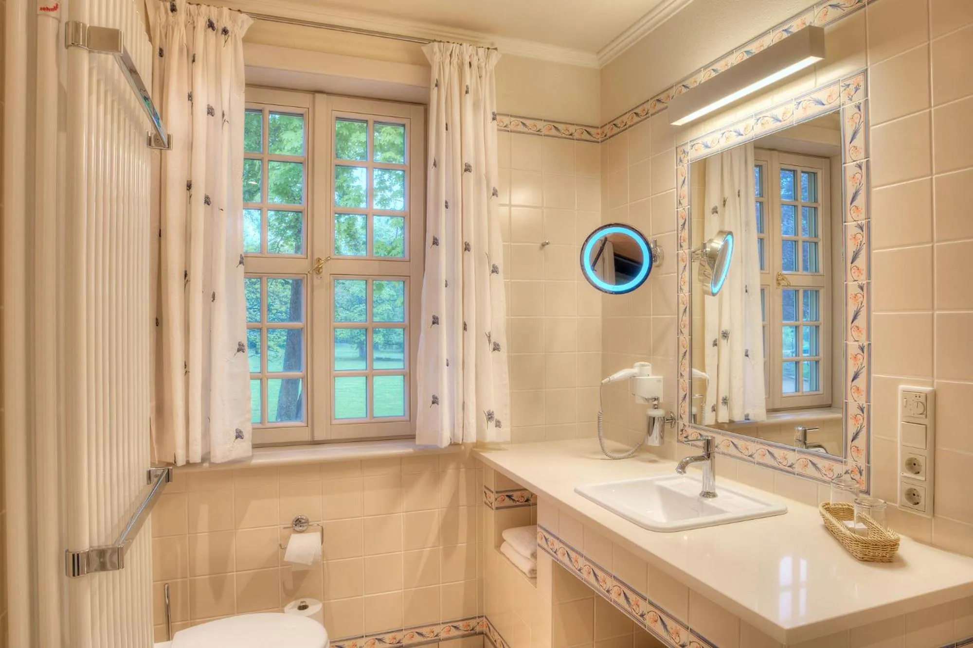 Bathroom in Urlaubsresidenz Marstall und Kanzlei im Schlossensemble