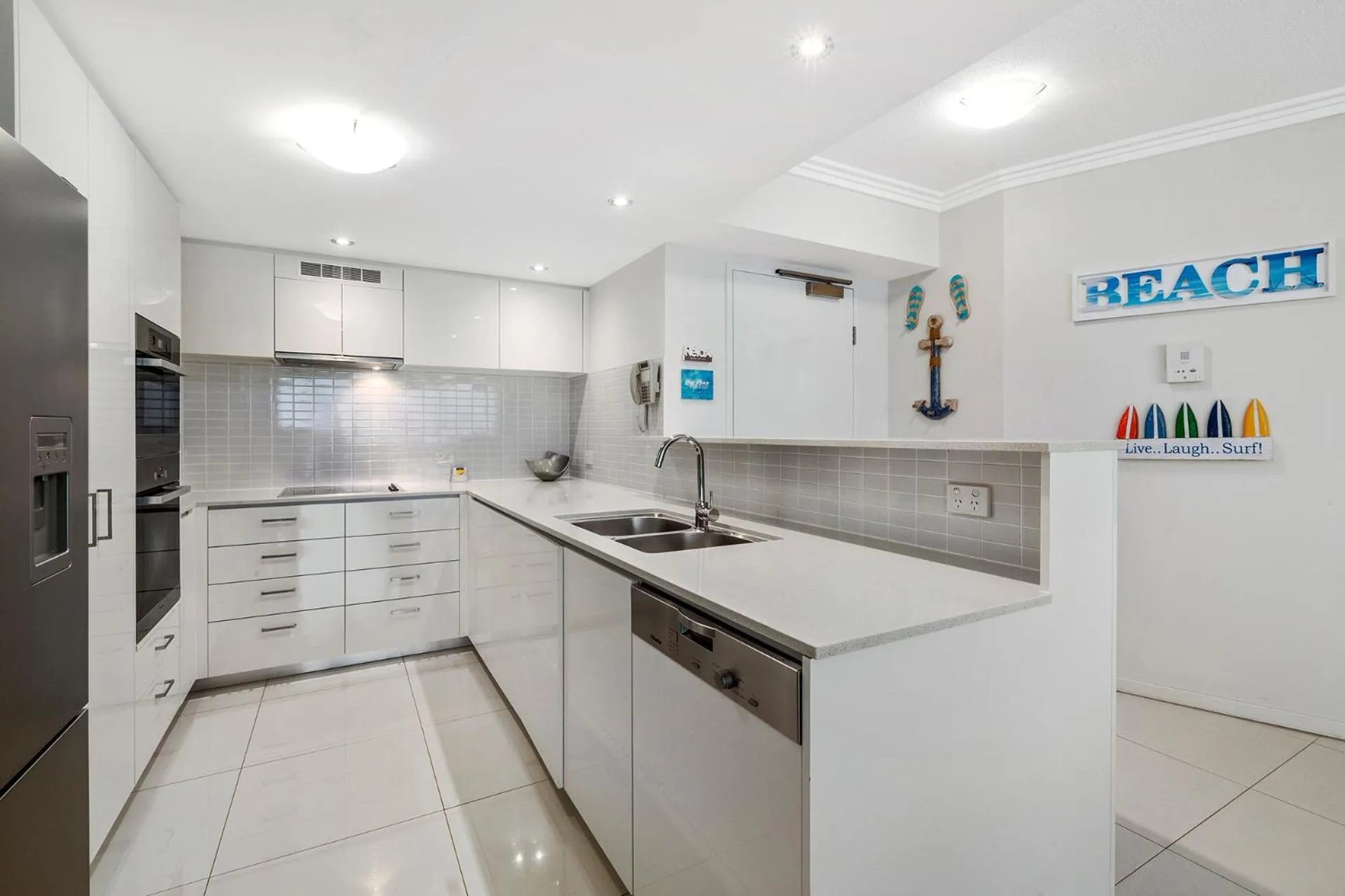 Kitchen or kitchenette in Beach on Sixth