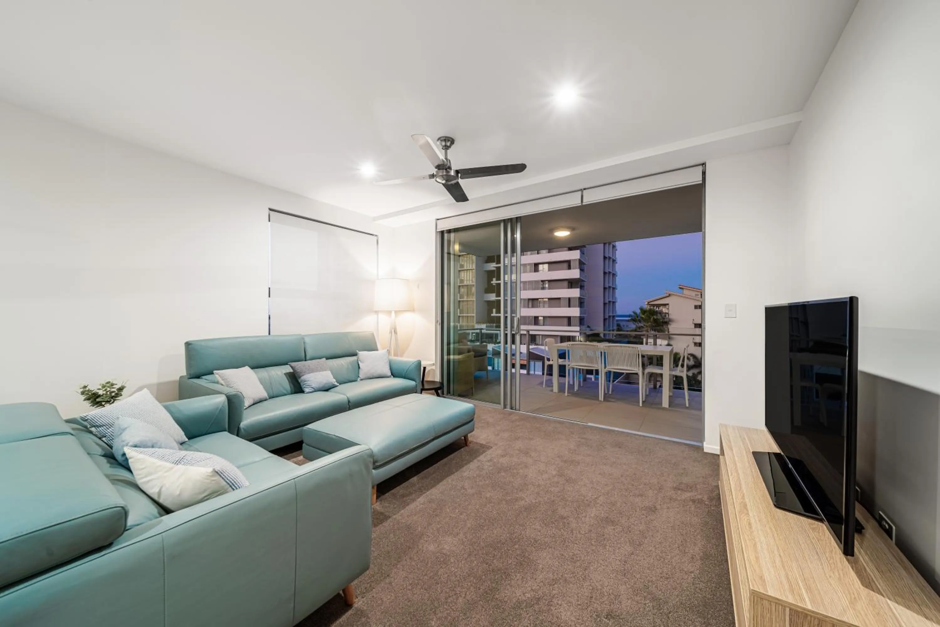 TV and multimedia in Beach on Sixth