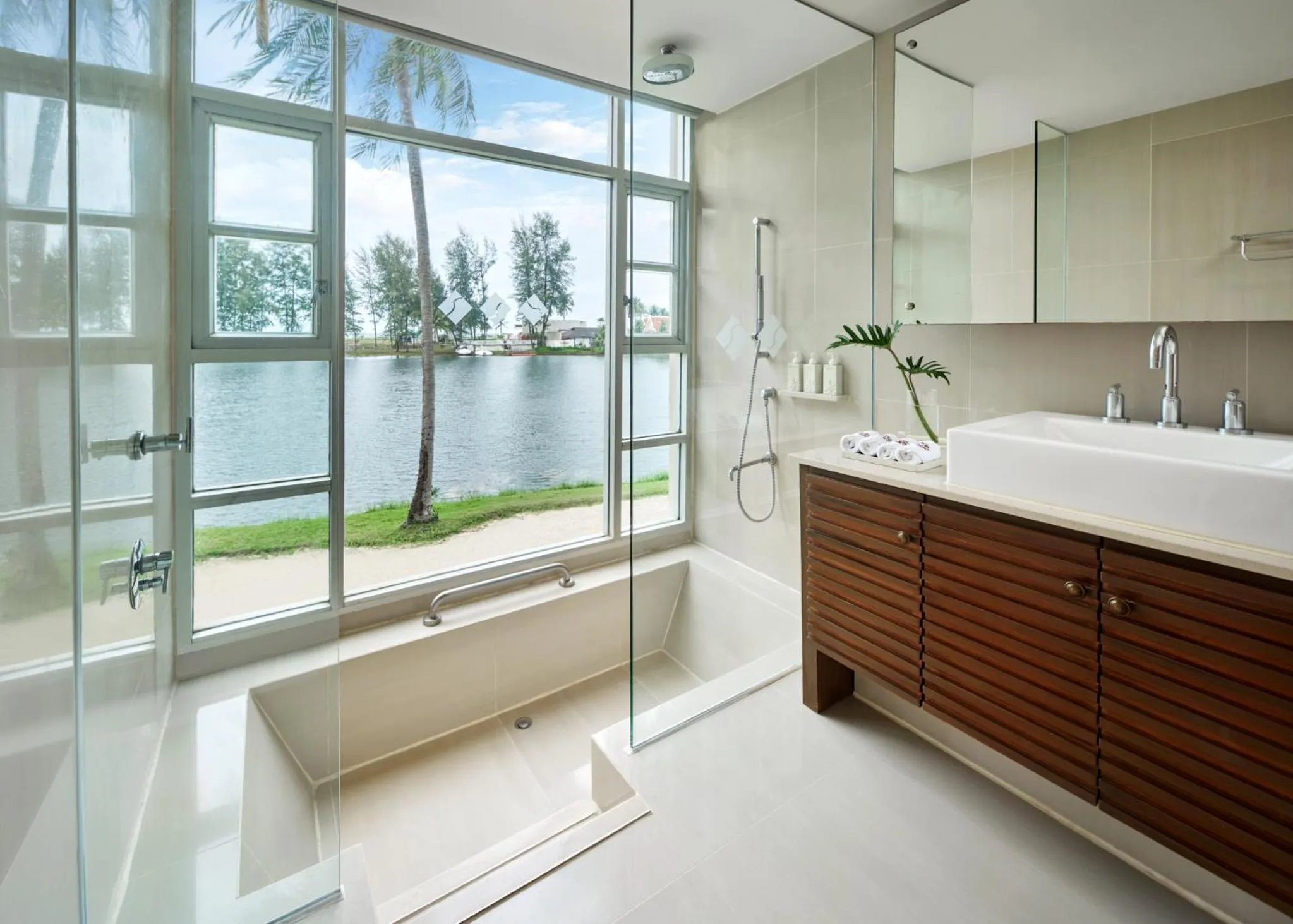 Toilet in Angsana Laguna Phuket