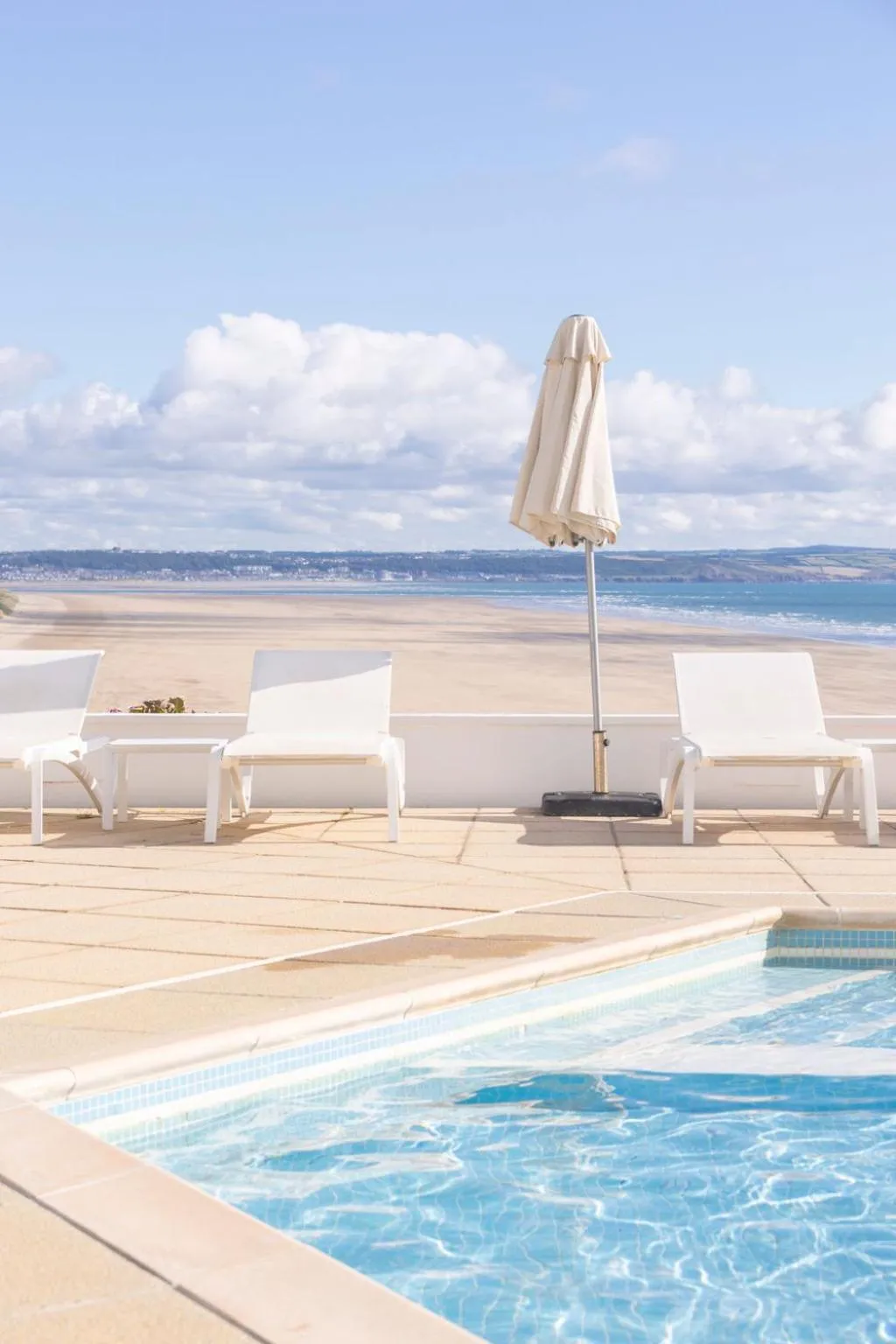 Swimming pool in Saunton Sands Hotel Source Spa and Wellness