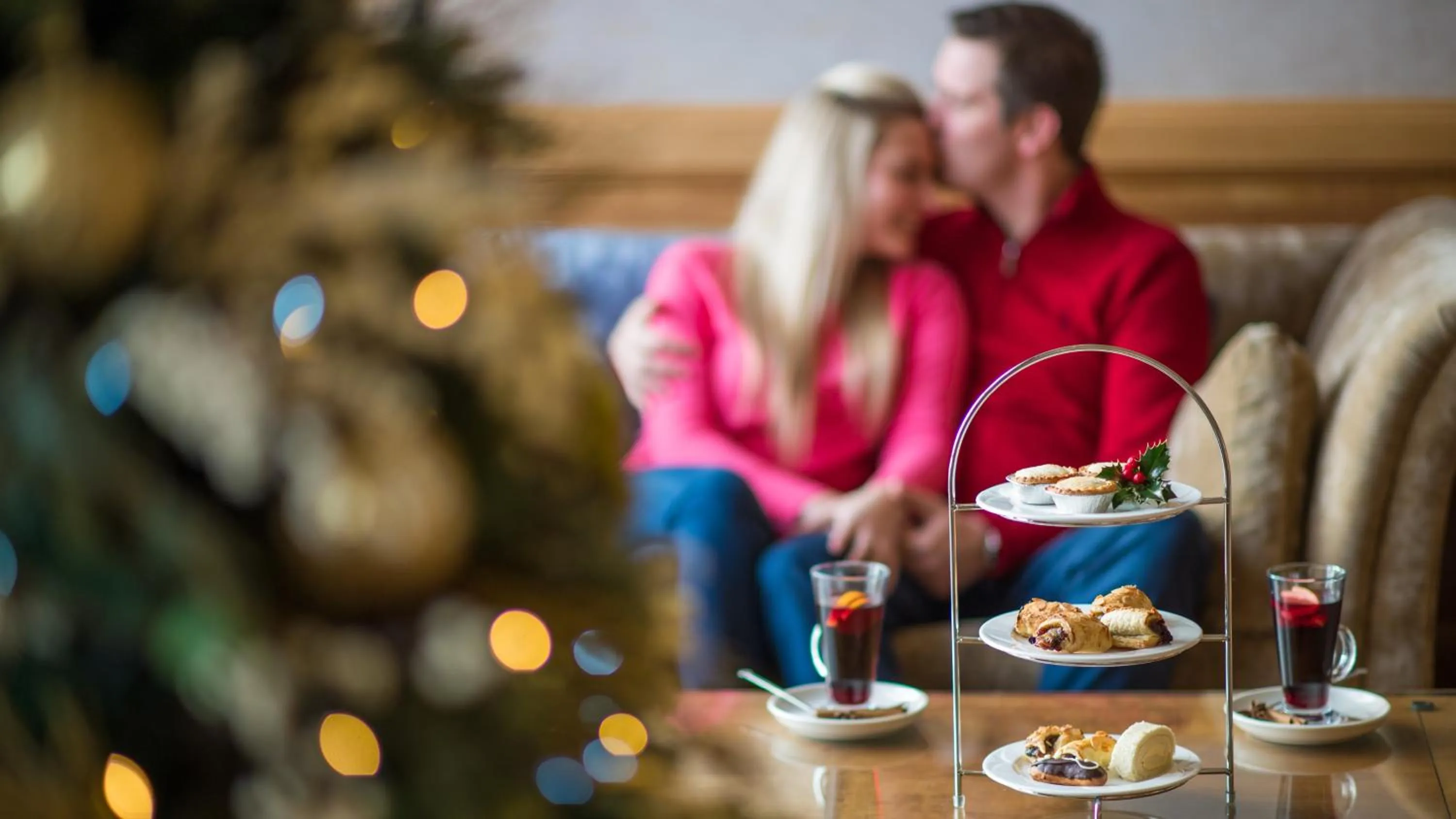 Lounge or bar in Saunton Sands Hotel Source Spa and Wellness