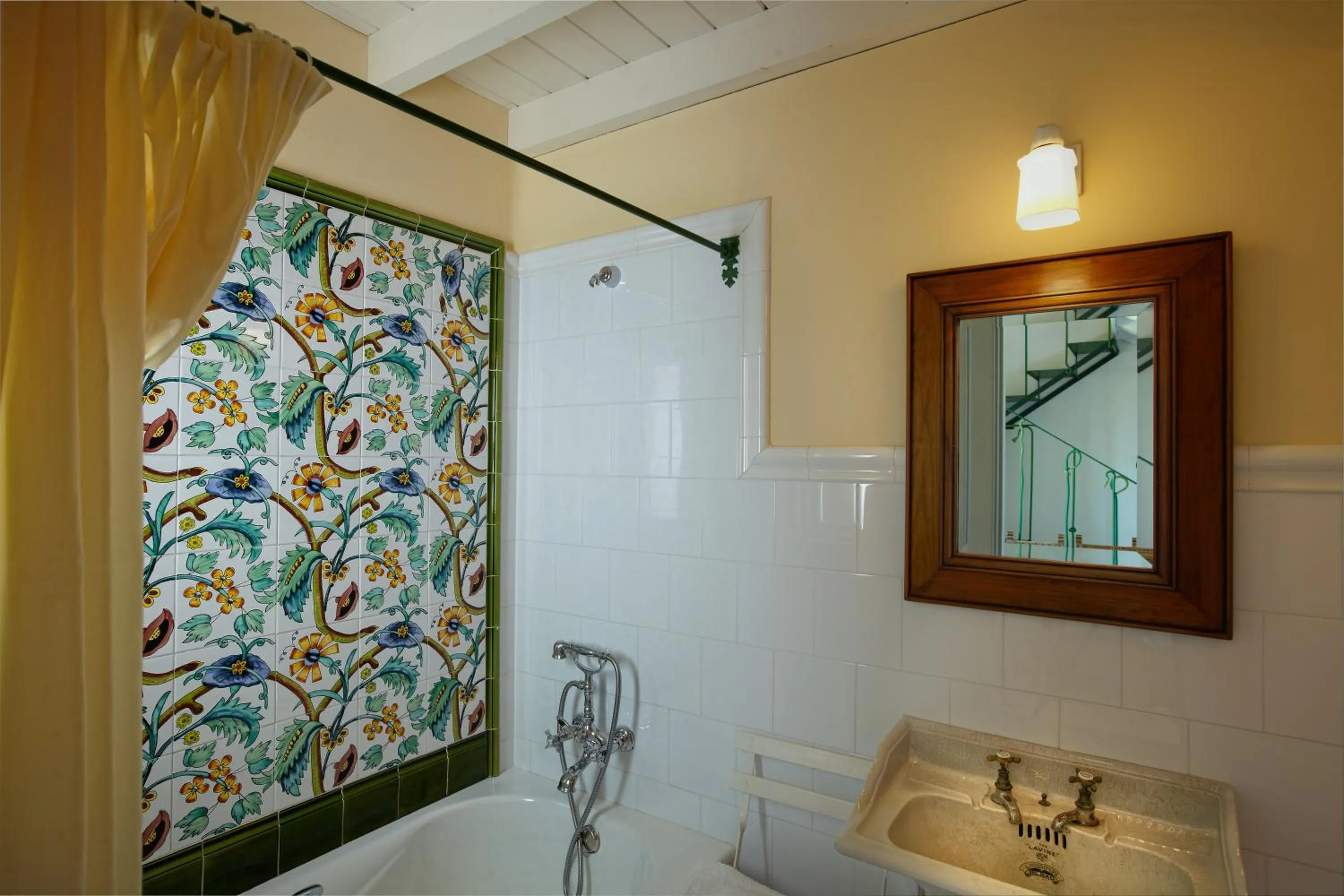 Shower in Hotel Ibarra Zalla