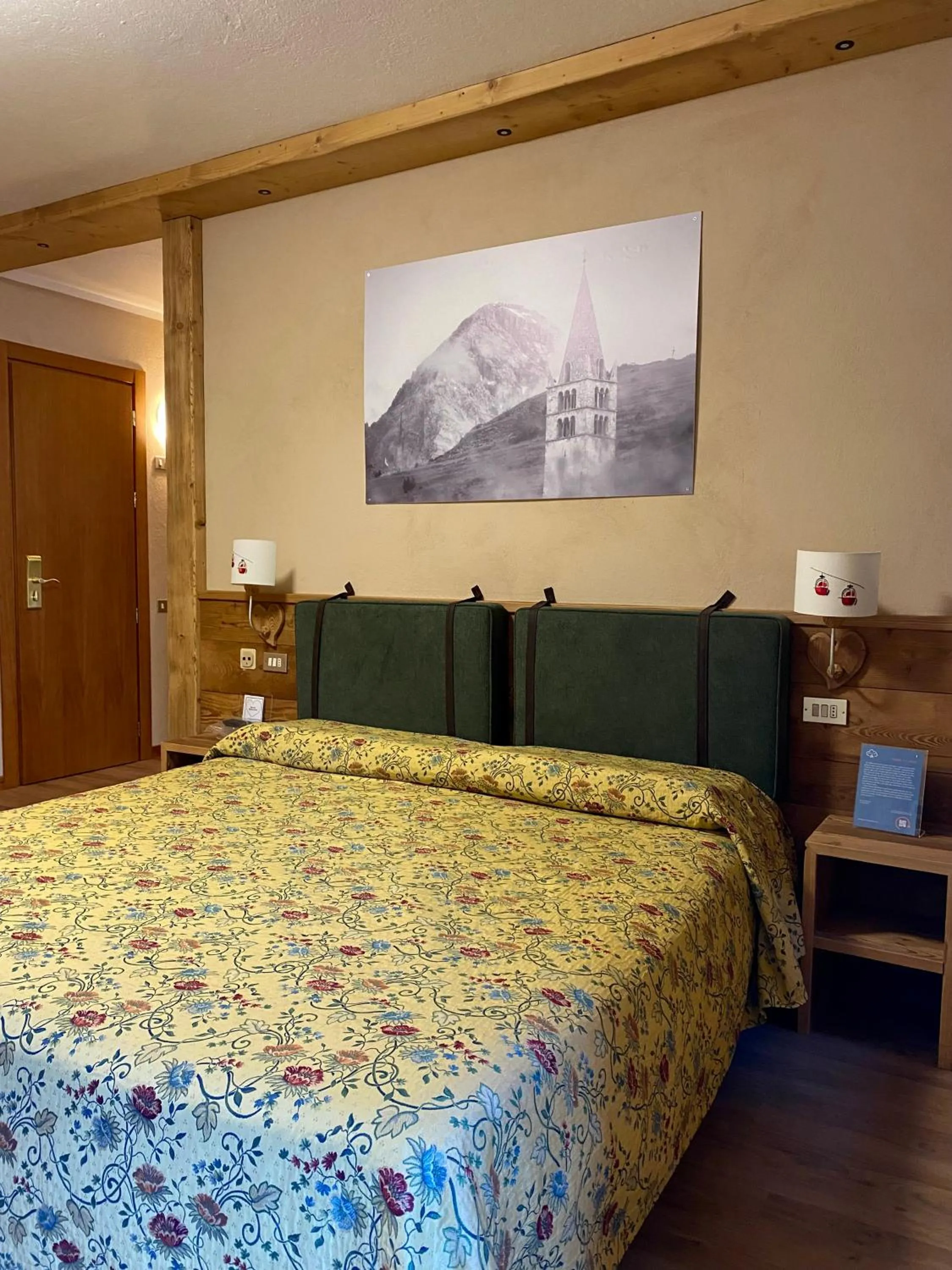 Bed in Hotel Chaberton