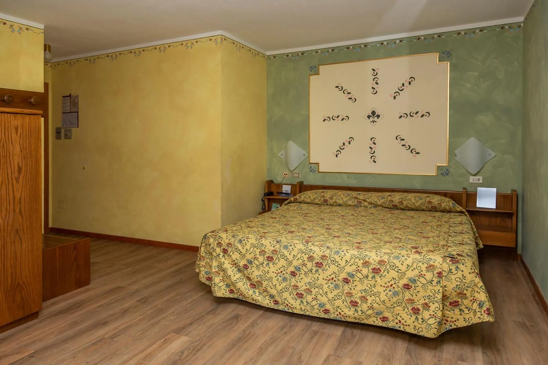 Bed in Hotel Chaberton