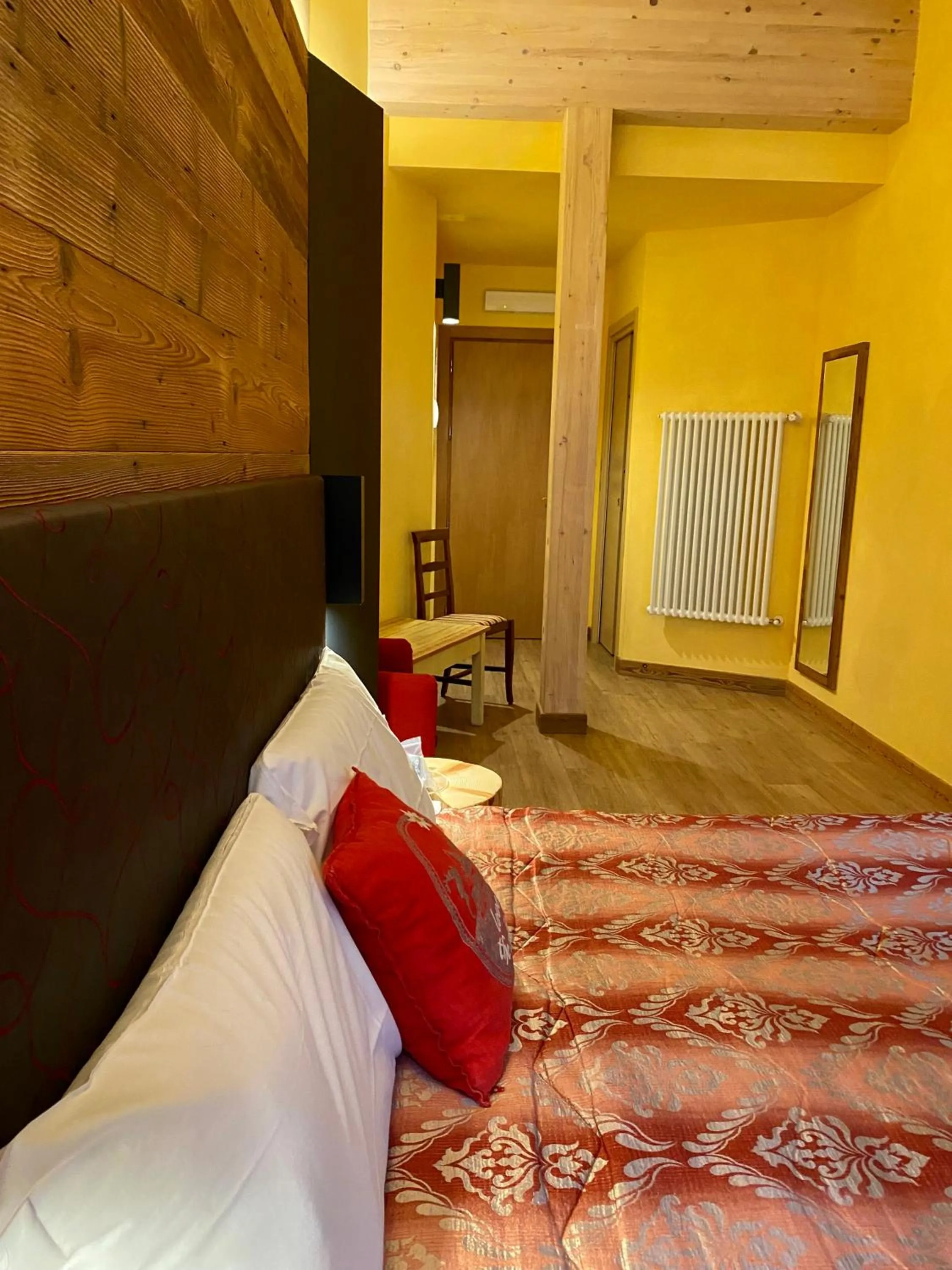 Bed in Hotel Chaberton