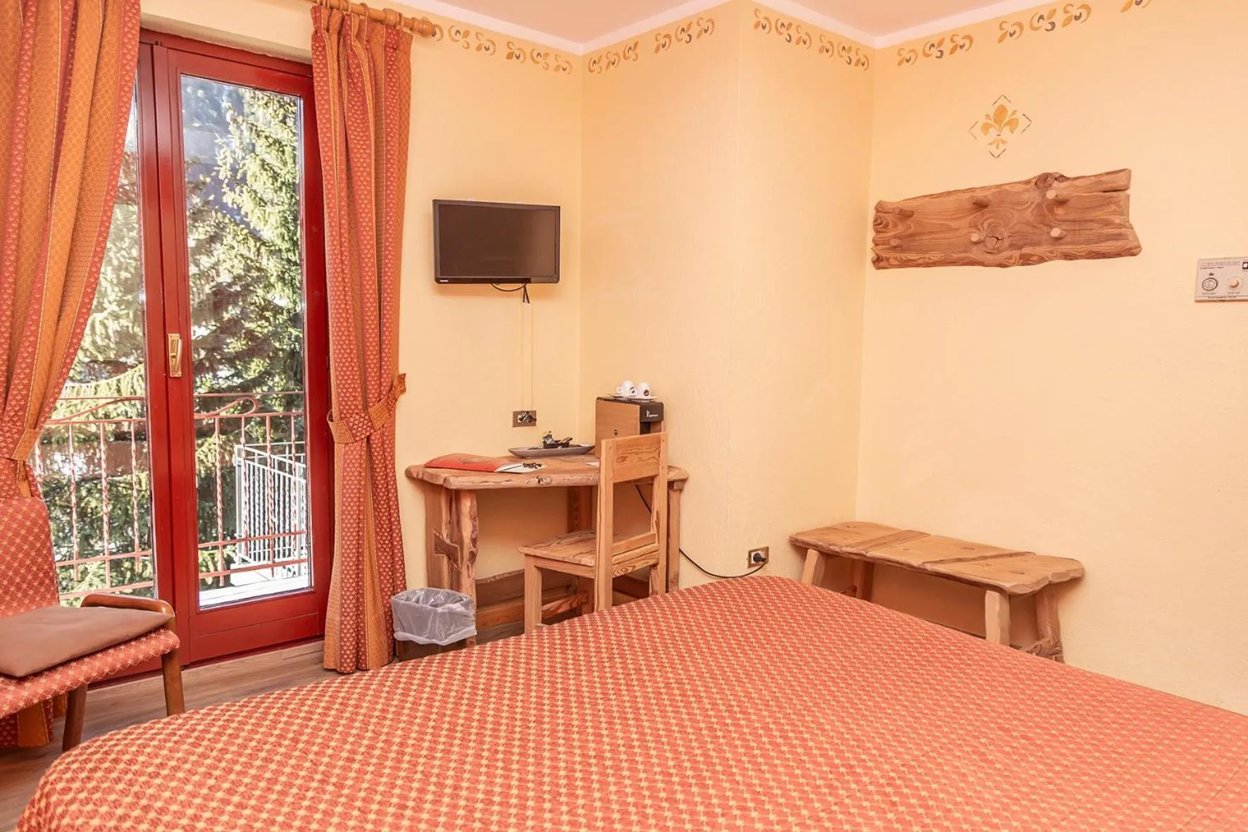 Bed in Hotel Chaberton