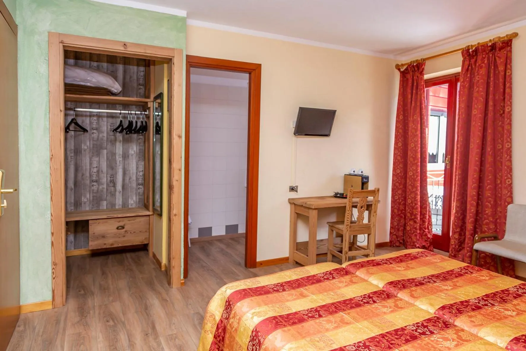 Bed in Hotel Chaberton