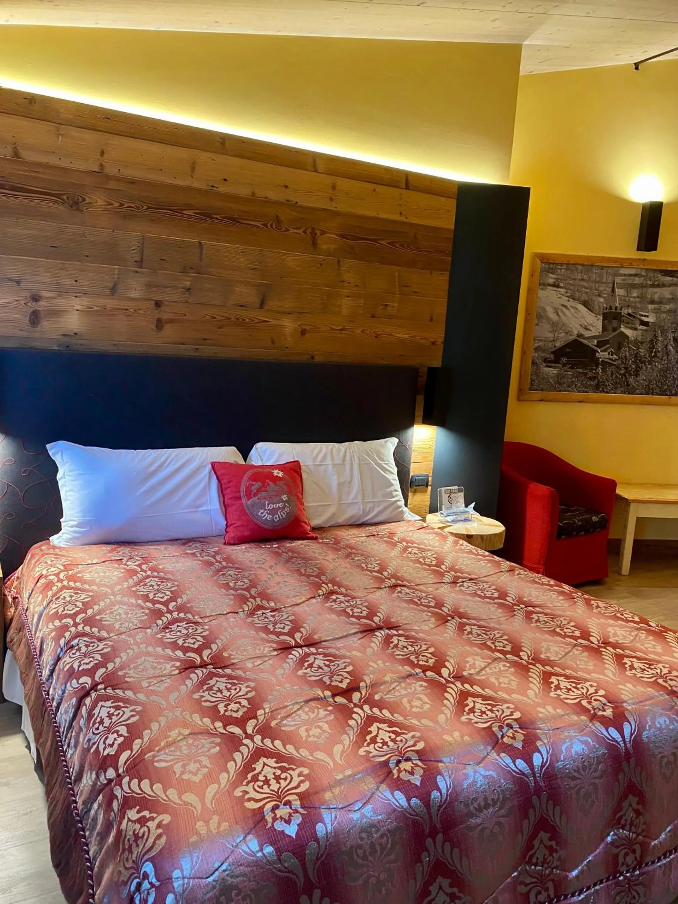 Bed in Hotel Chaberton