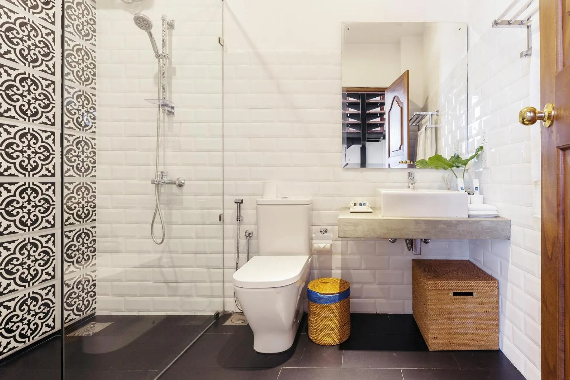 Shower in Yara Galle Fort