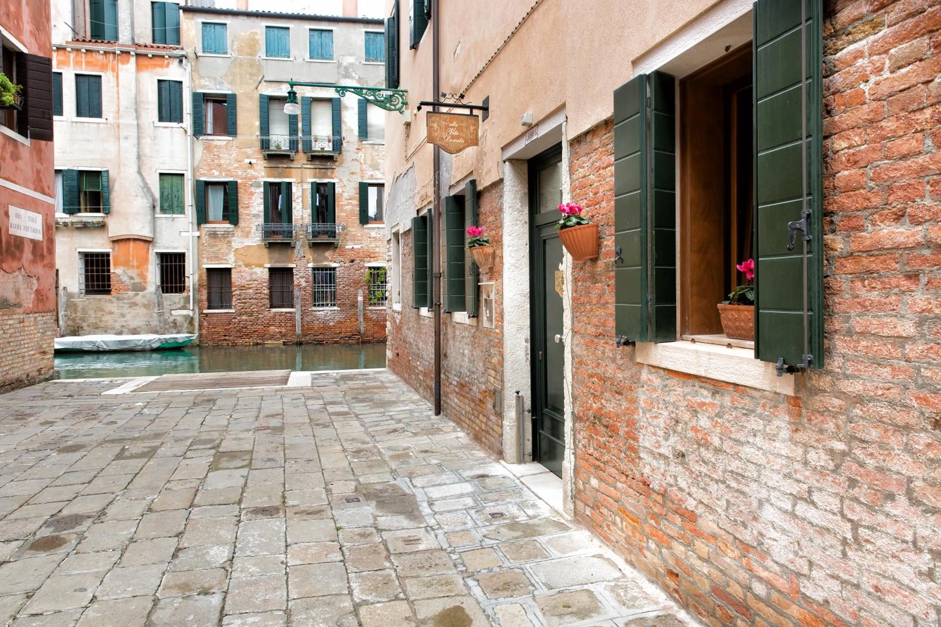 Facade/entrance in Alla Vite Dorata