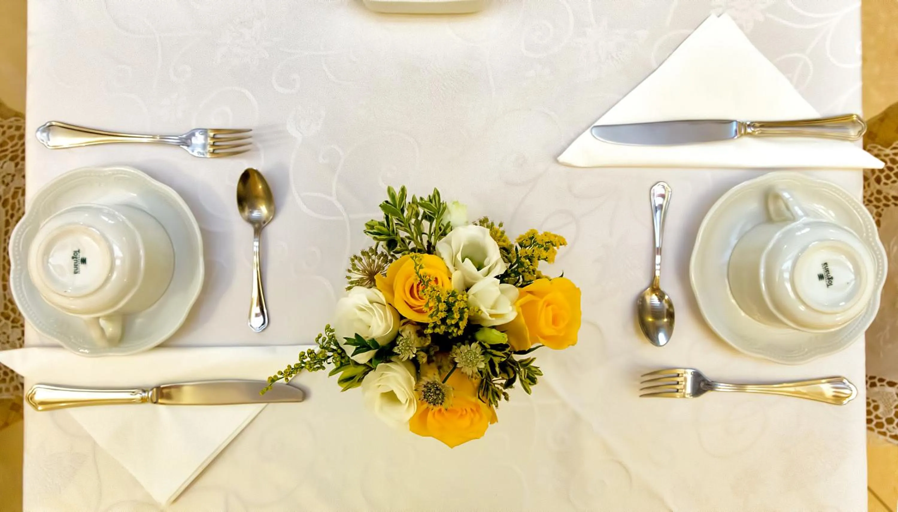 Decorative detail in Alla Vite Dorata