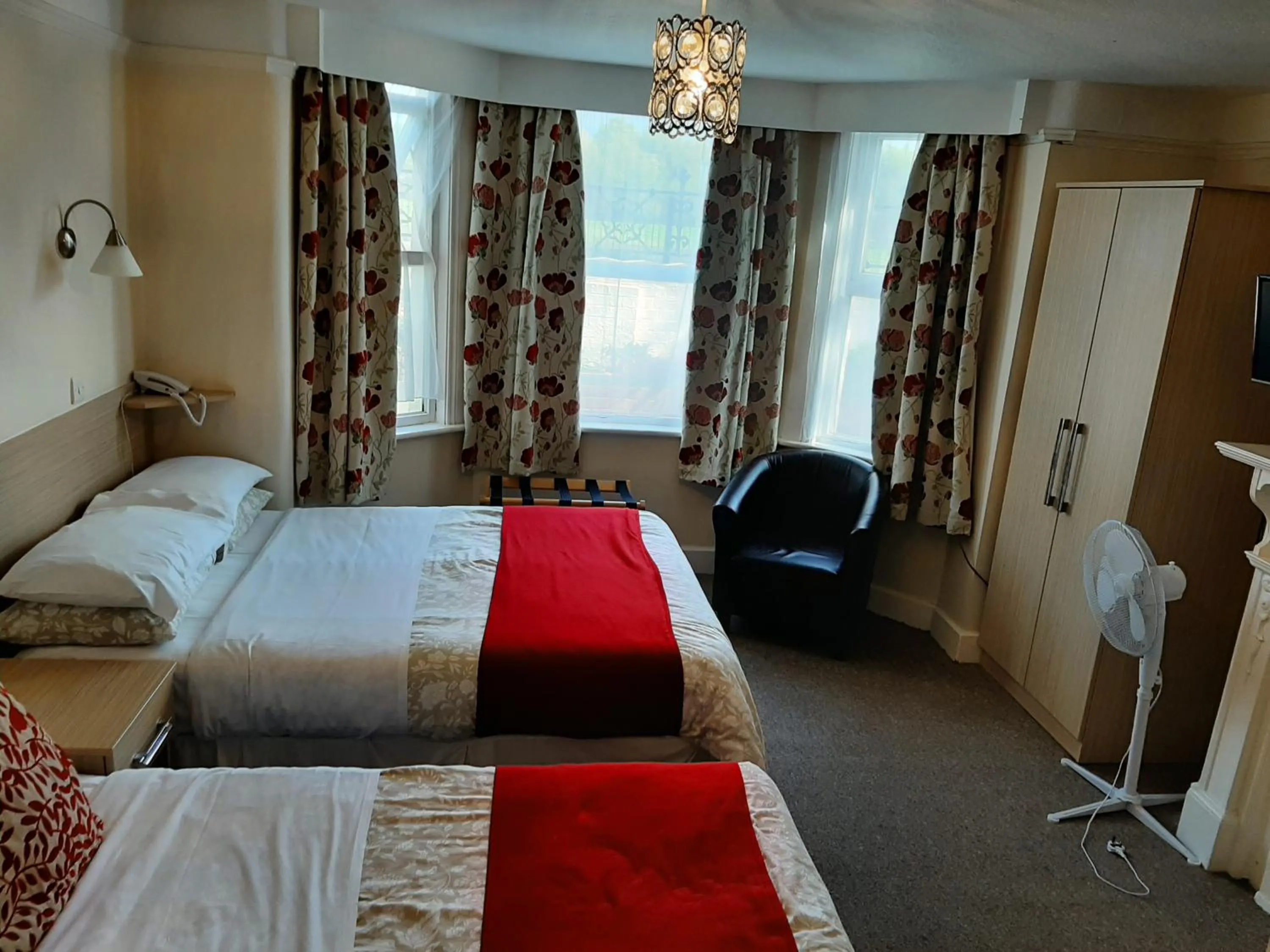 Bedroom, Bed in The Sportsview Guest House