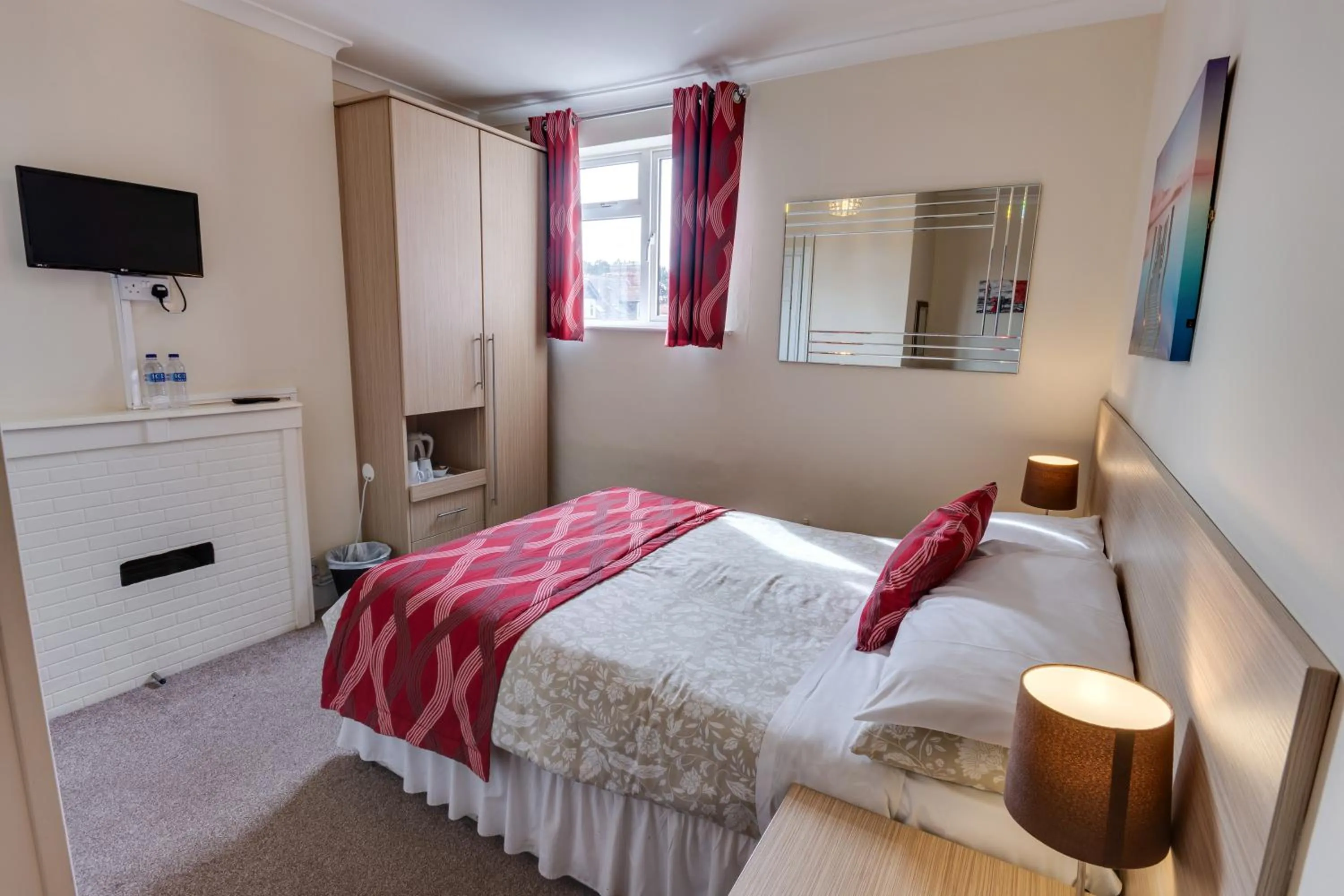 Bedroom, Bed in The Sportsview Guest House