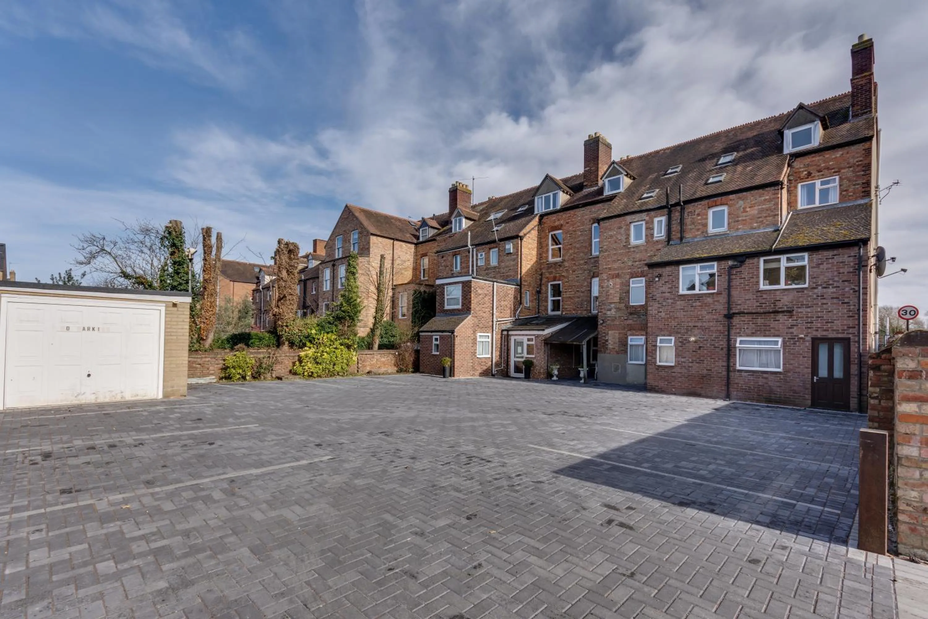 Area and facilities in The Sportsview Guest House