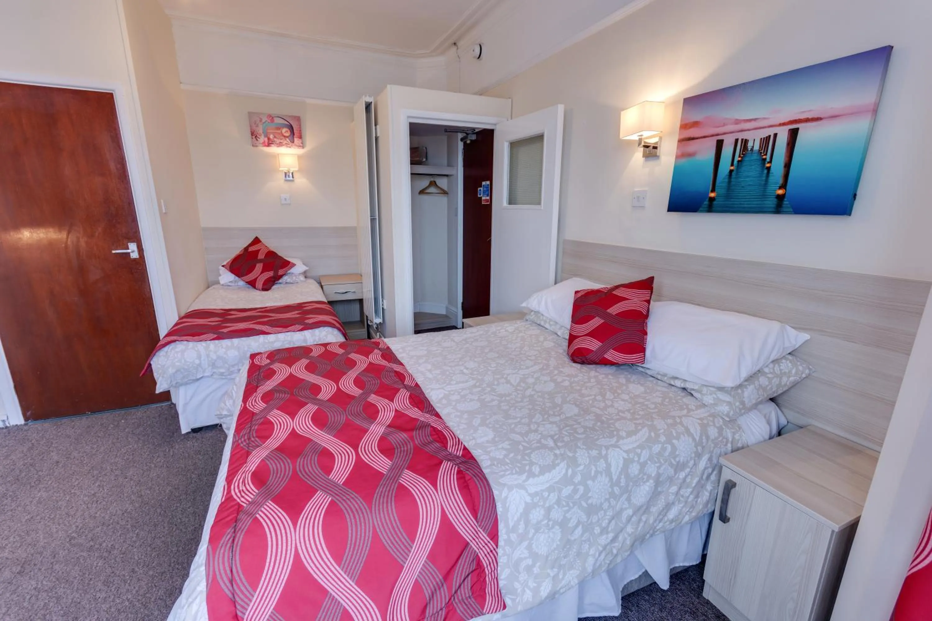 Bedroom, Bed in The Sportsview Guest House