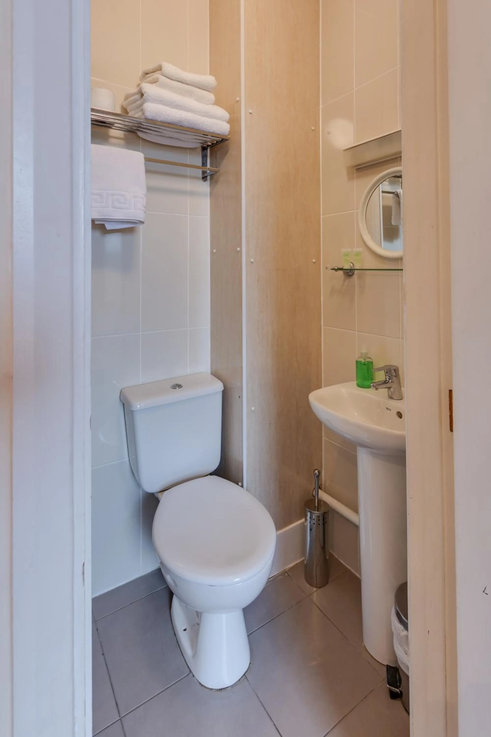 Bathroom in The Sportsview Guest House