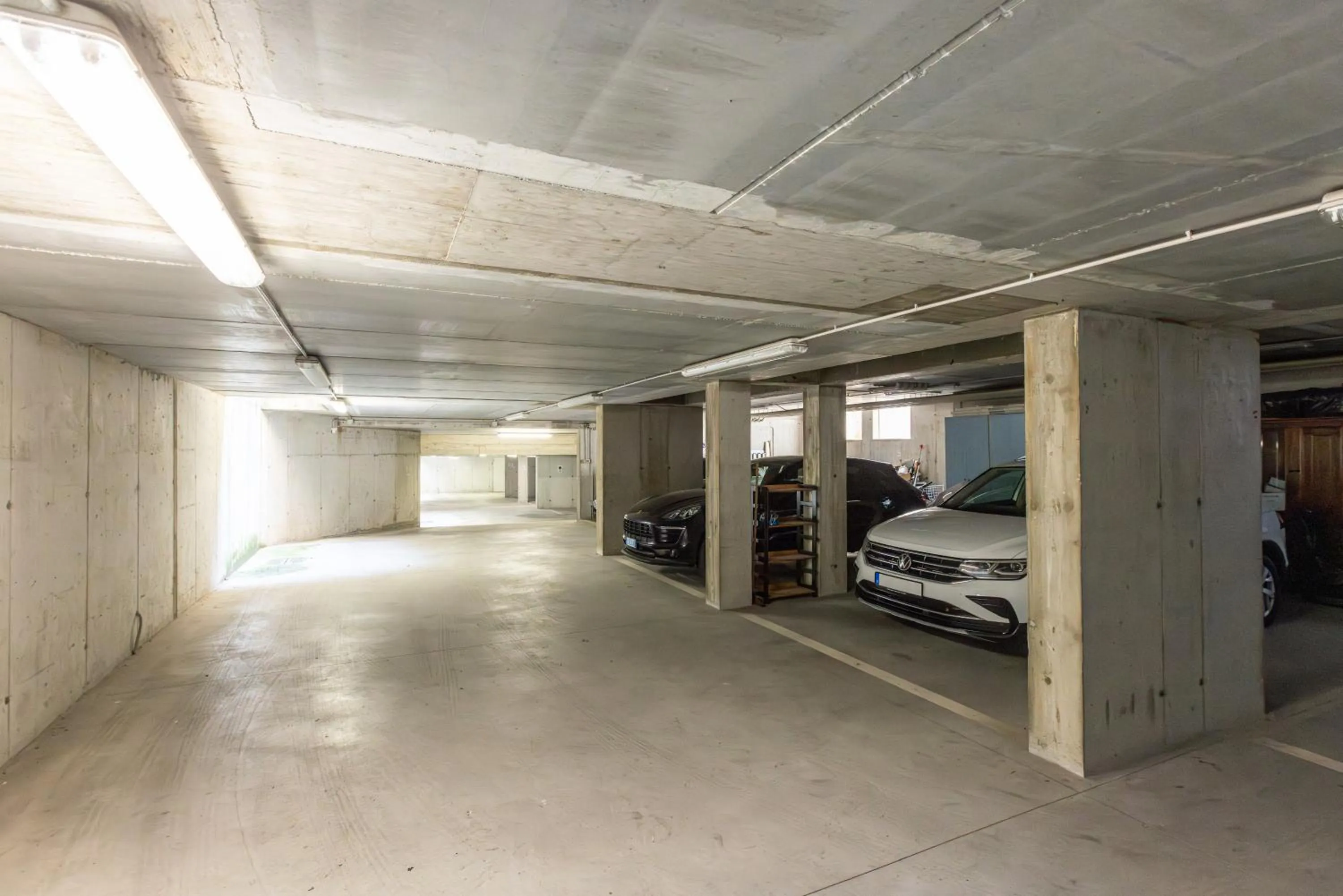 Parking in Spluga "Relax & Apartaments" by Alfio Colombo