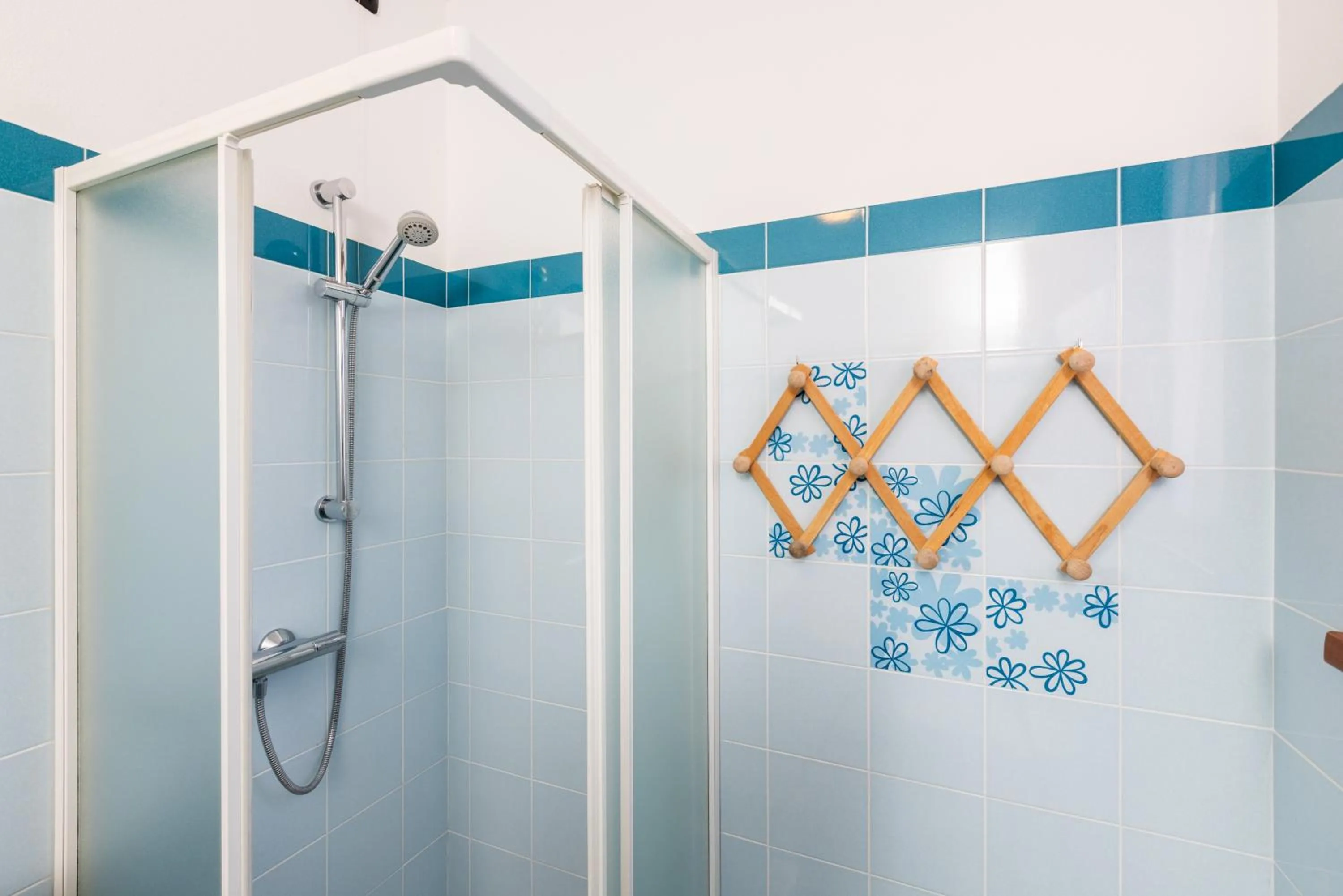 Shower in Spluga "Relax & Apartaments" by Alfio Colombo