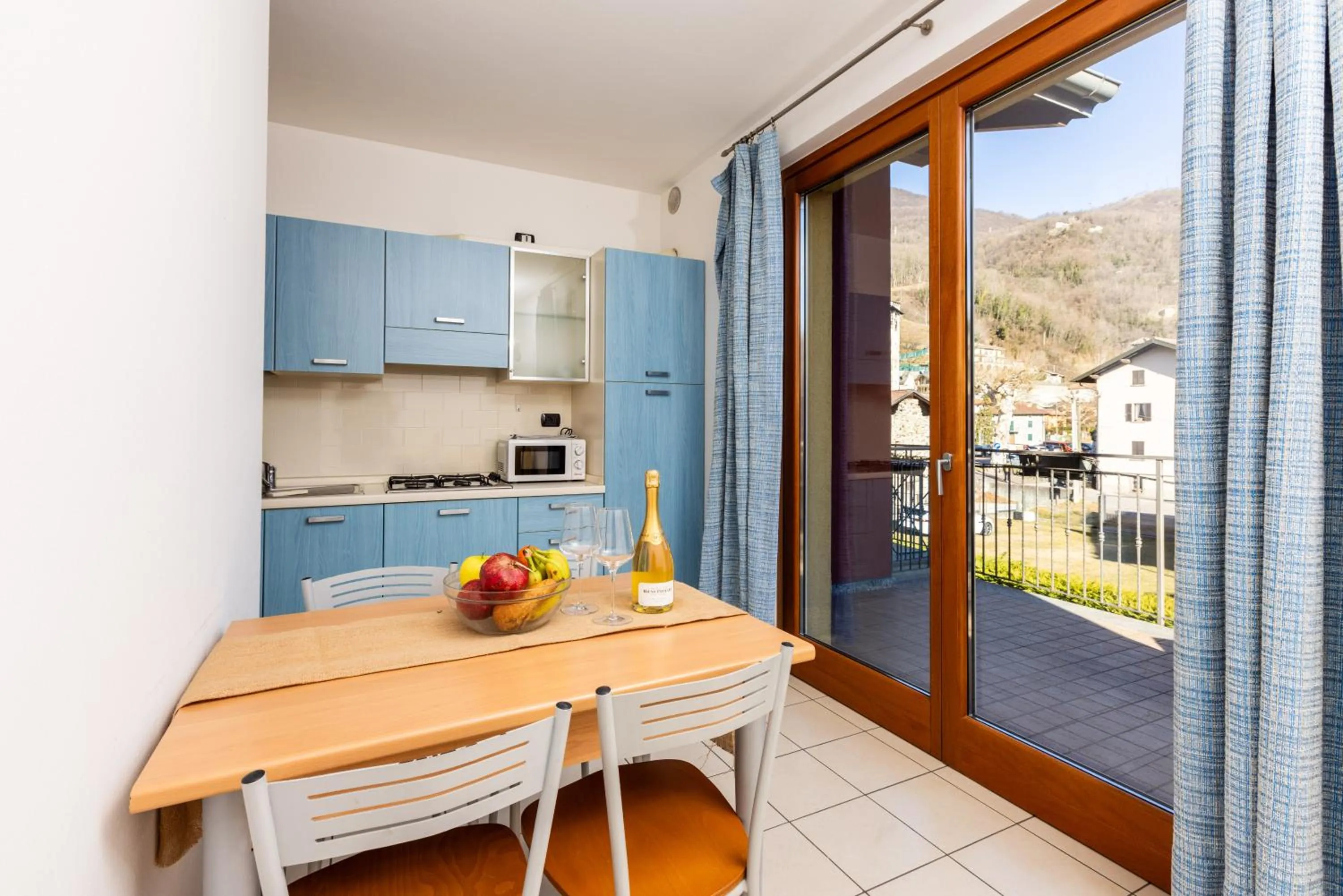 Balcony/Terrace in Spluga "Relax & Apartaments" by Alfio Colombo