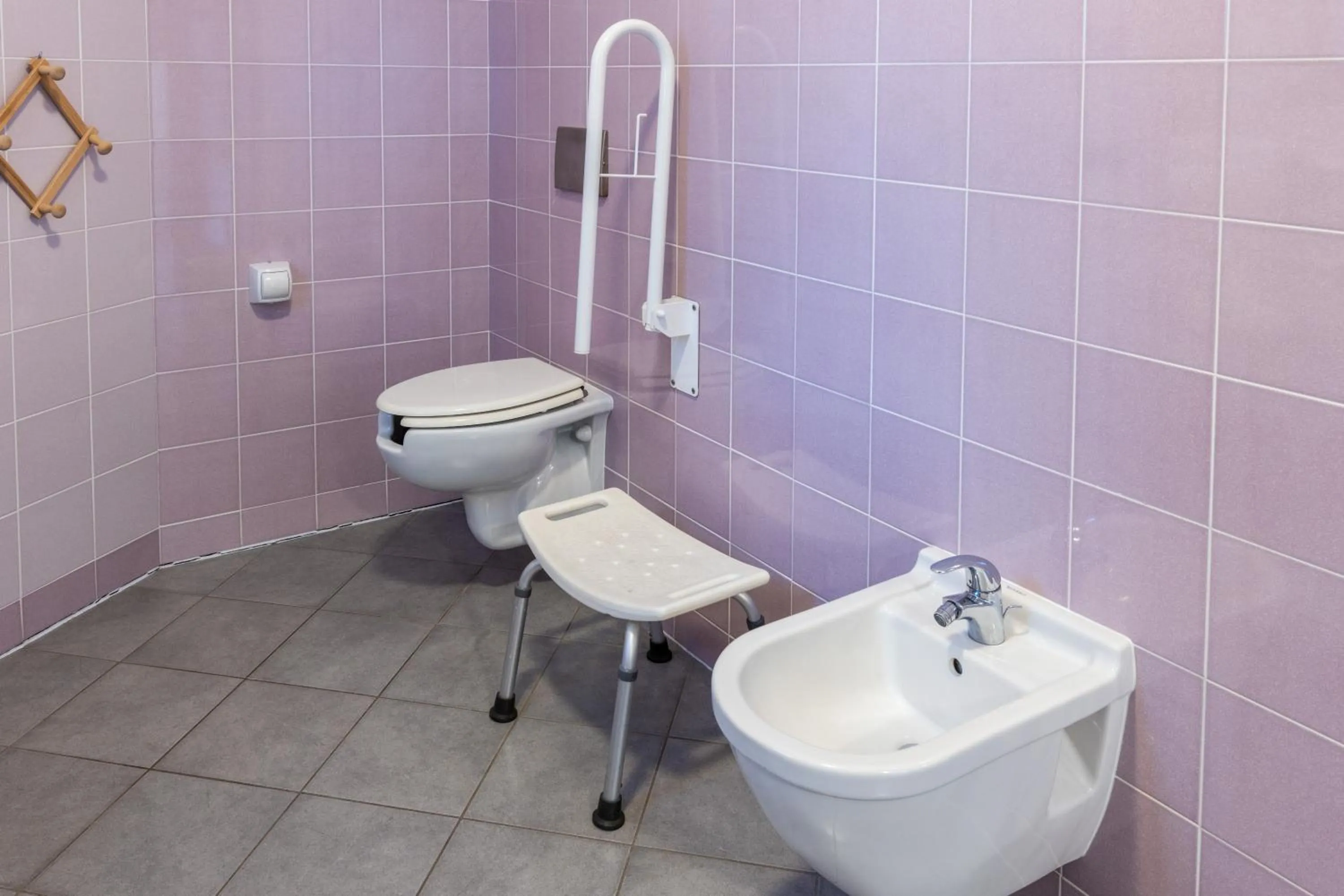 Bathroom in Spluga "Relax & Apartaments" by Alfio Colombo