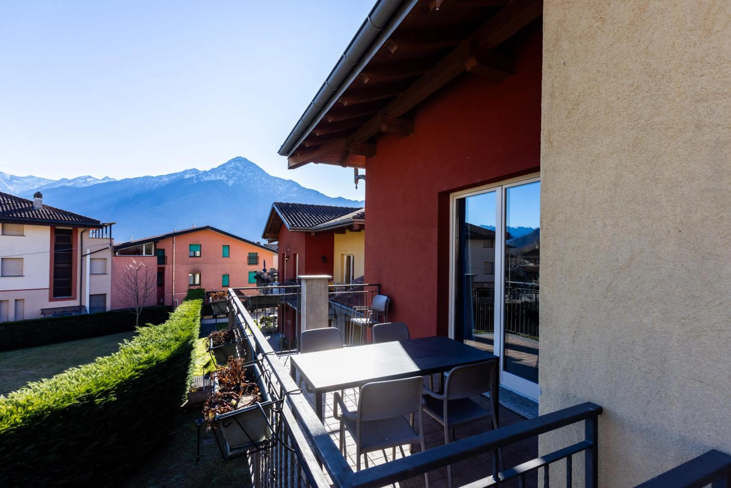 Patio in Spluga "Relax & Apartaments" by Alfio Colombo