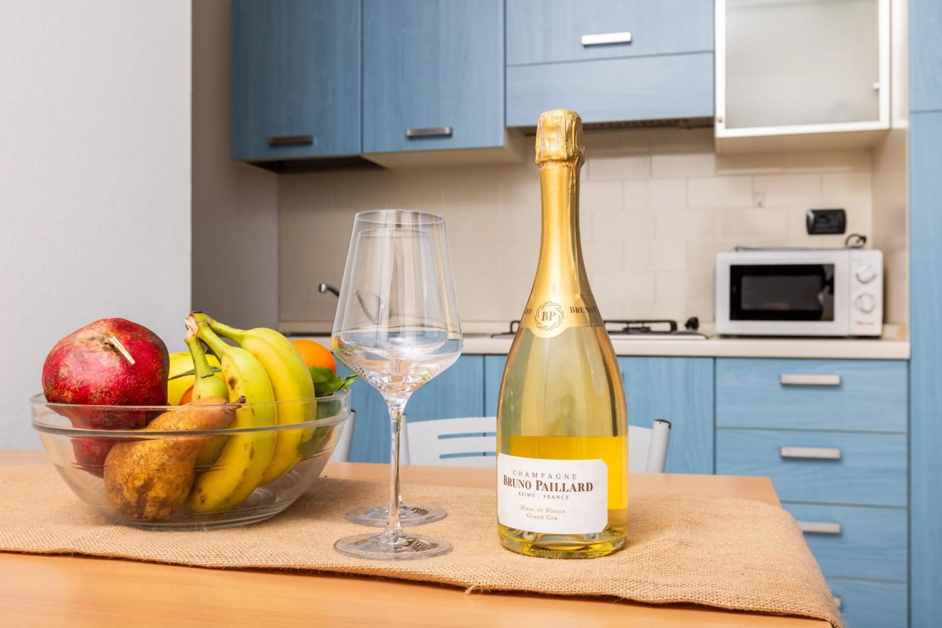 Kitchen or kitchenette in Spluga "Relax & Apartaments" by Alfio Colombo