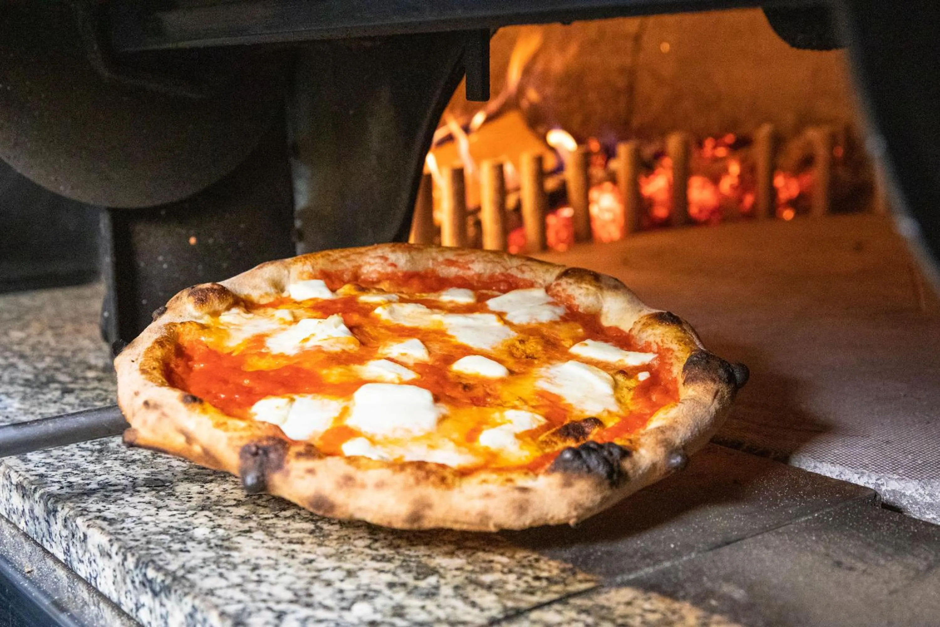 Restaurant/places to eat in Spluga "Relax & Apartaments" by Alfio Colombo