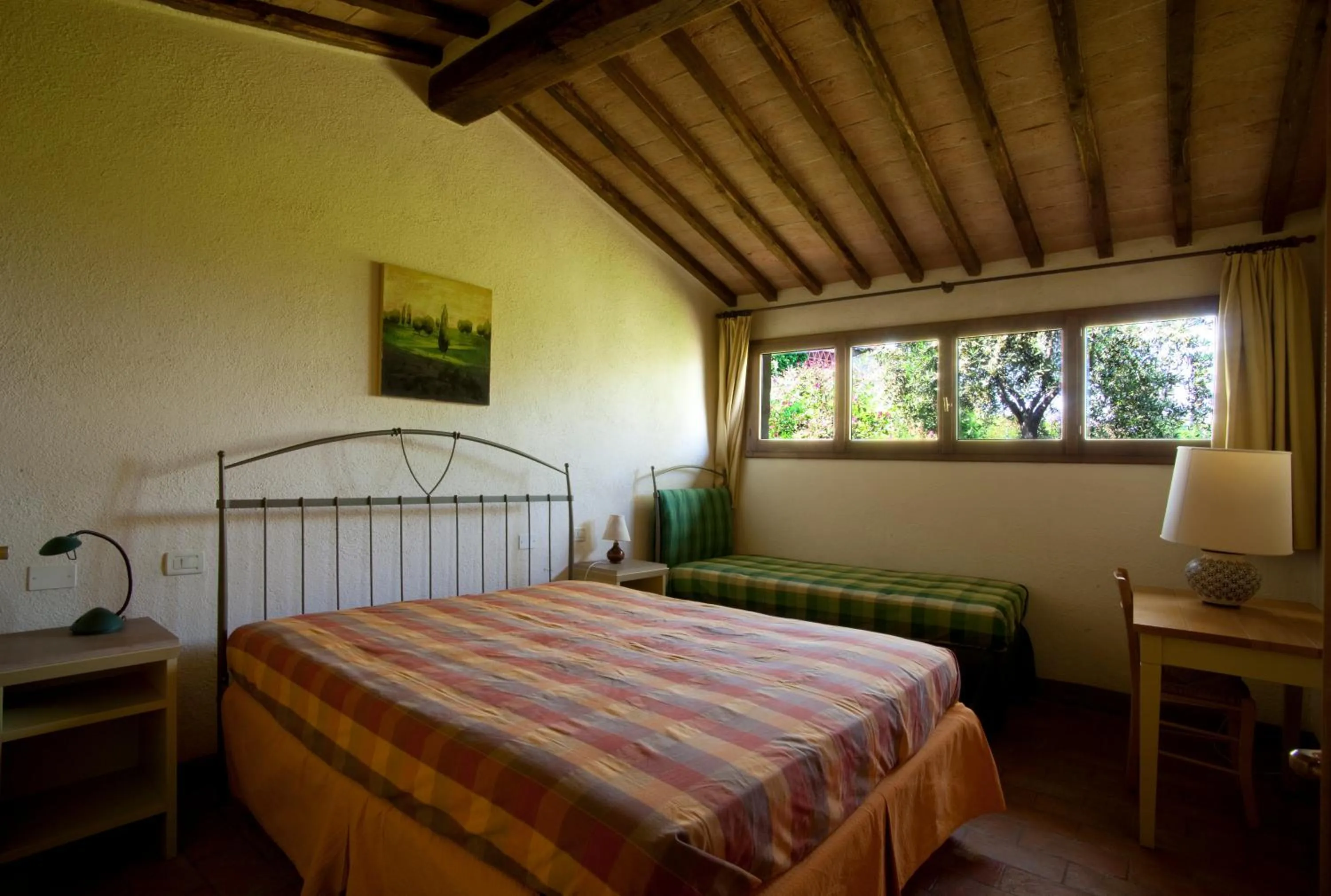 Photo of the whole room, Bed in Podere Il Pino