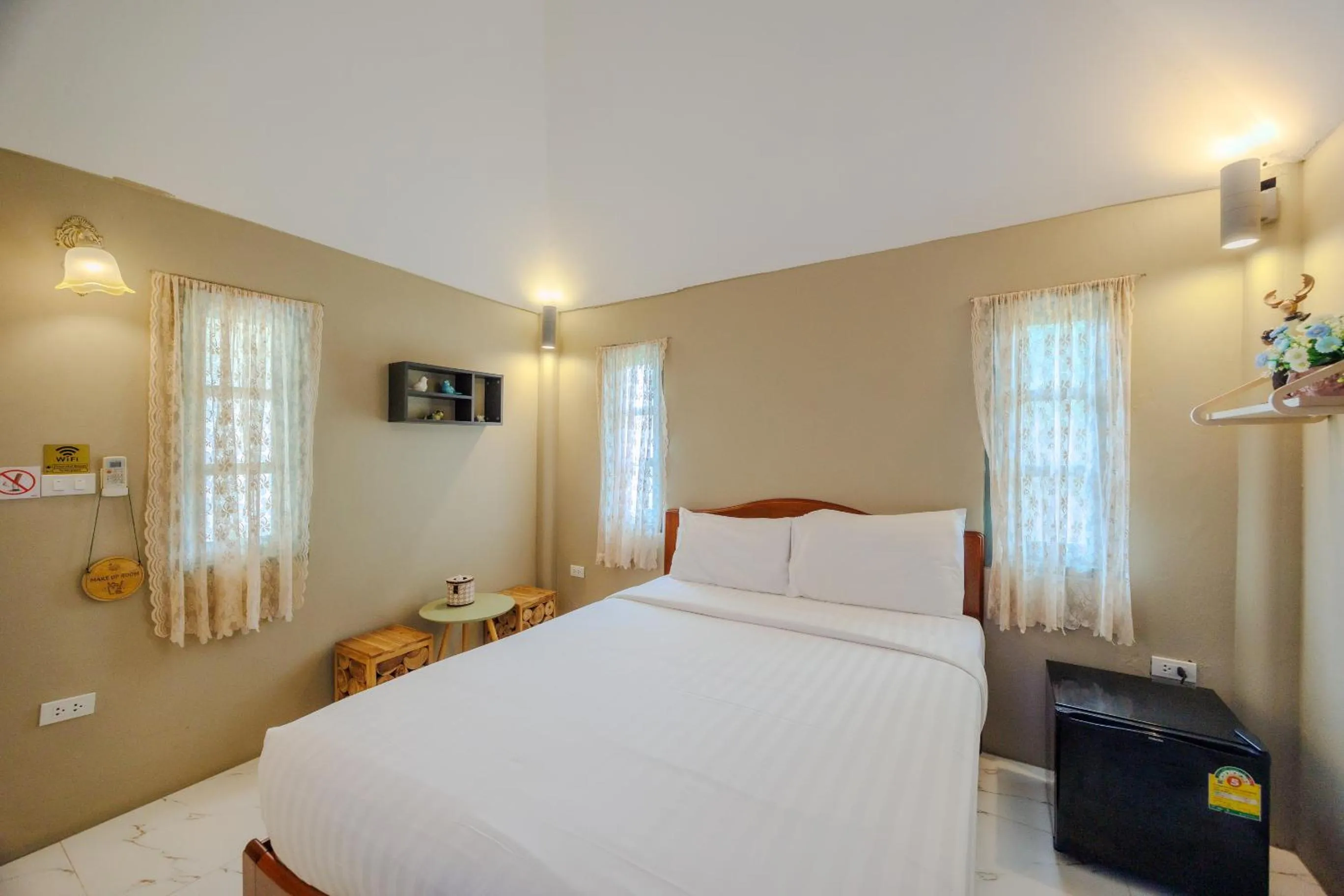 Bedroom, Bed in Perennial Resort